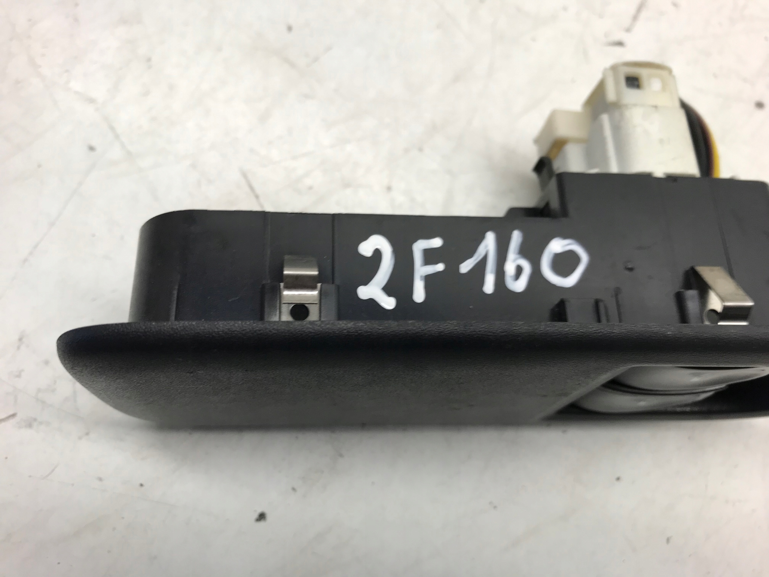 window control switch driver´s left RENAULT CLIO III 3 2 windows 8200356519 EUROPA