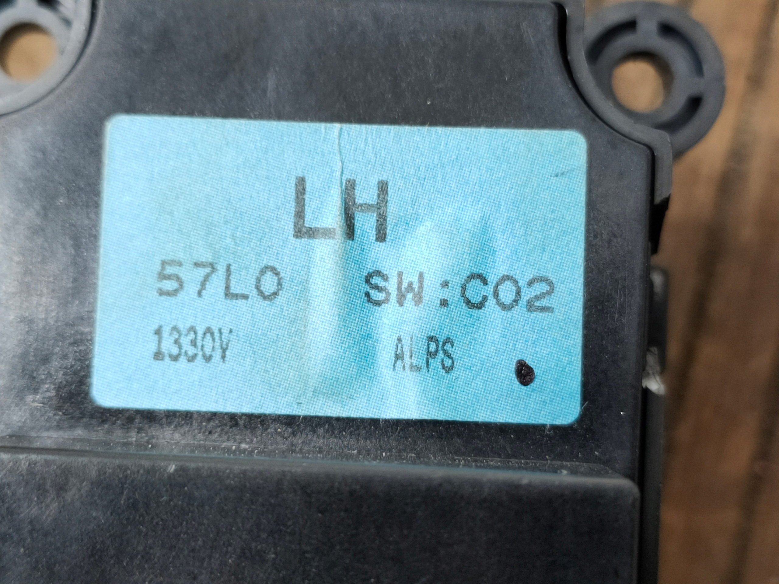 SUZUKI KIZASHI 09-14 window control switch driver´s PANEL 57L01330Y OE