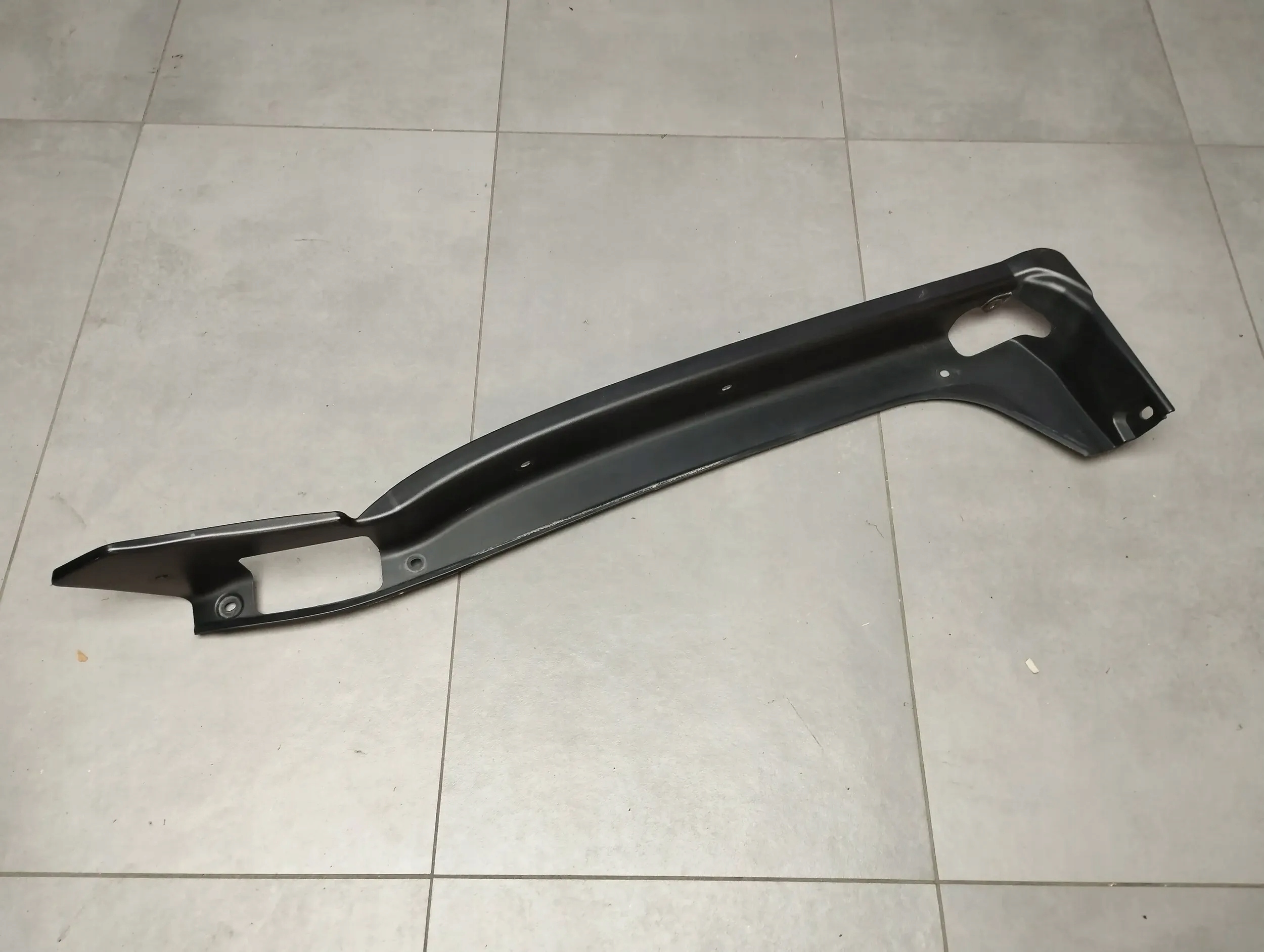 BMW X6 E71 cover bonnet left rear part 7190775