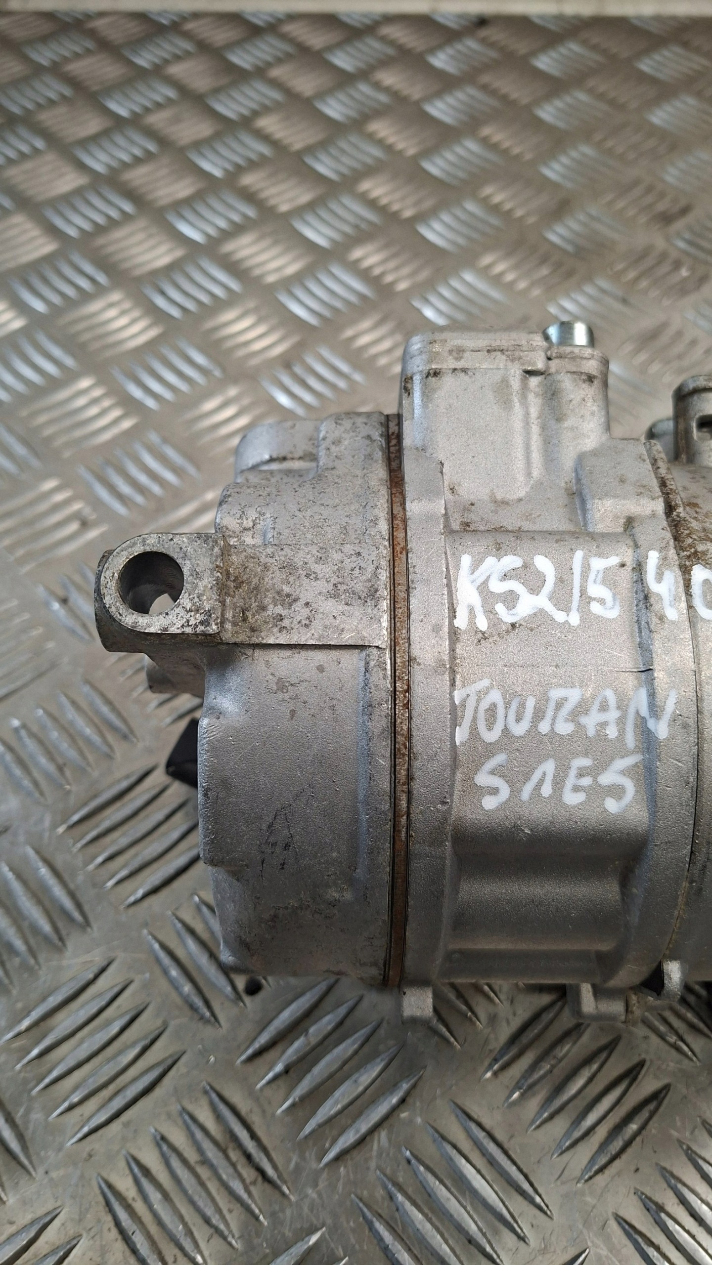 compresseur de climatisation VW TOURAN et 1.9TDI