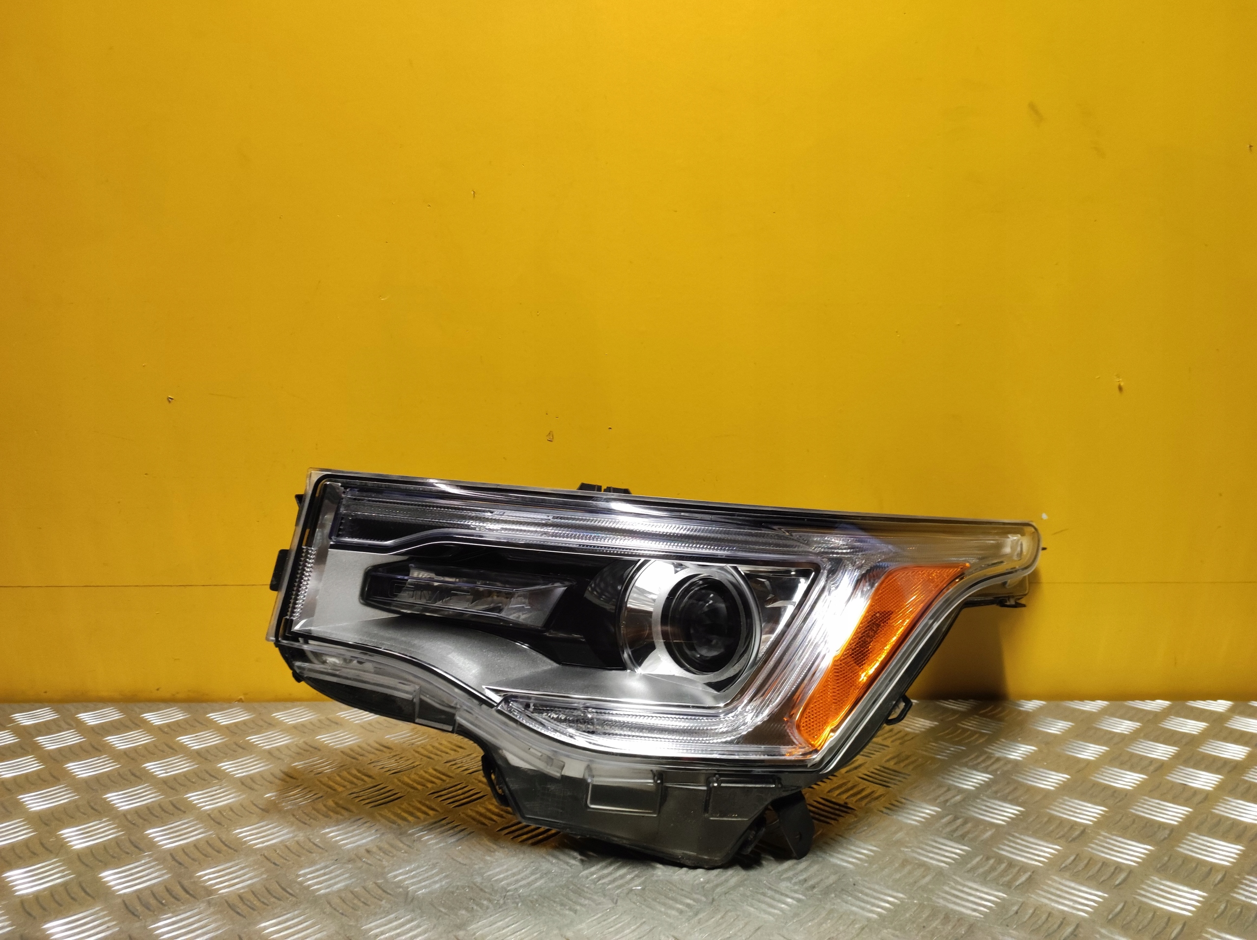 GMC ACADIA 2017- REFLEKTOR LAMPA XENON L LED USA