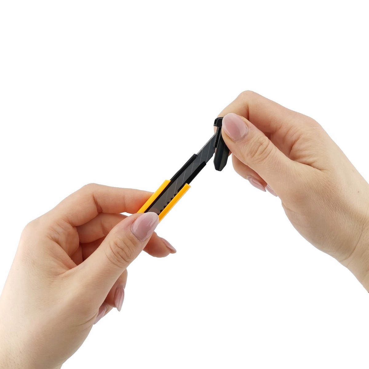 NÓŻ NOŻYK WZMOCNIONY DO PACZEK MAGAZYNOWY 9mm Marka D.rect