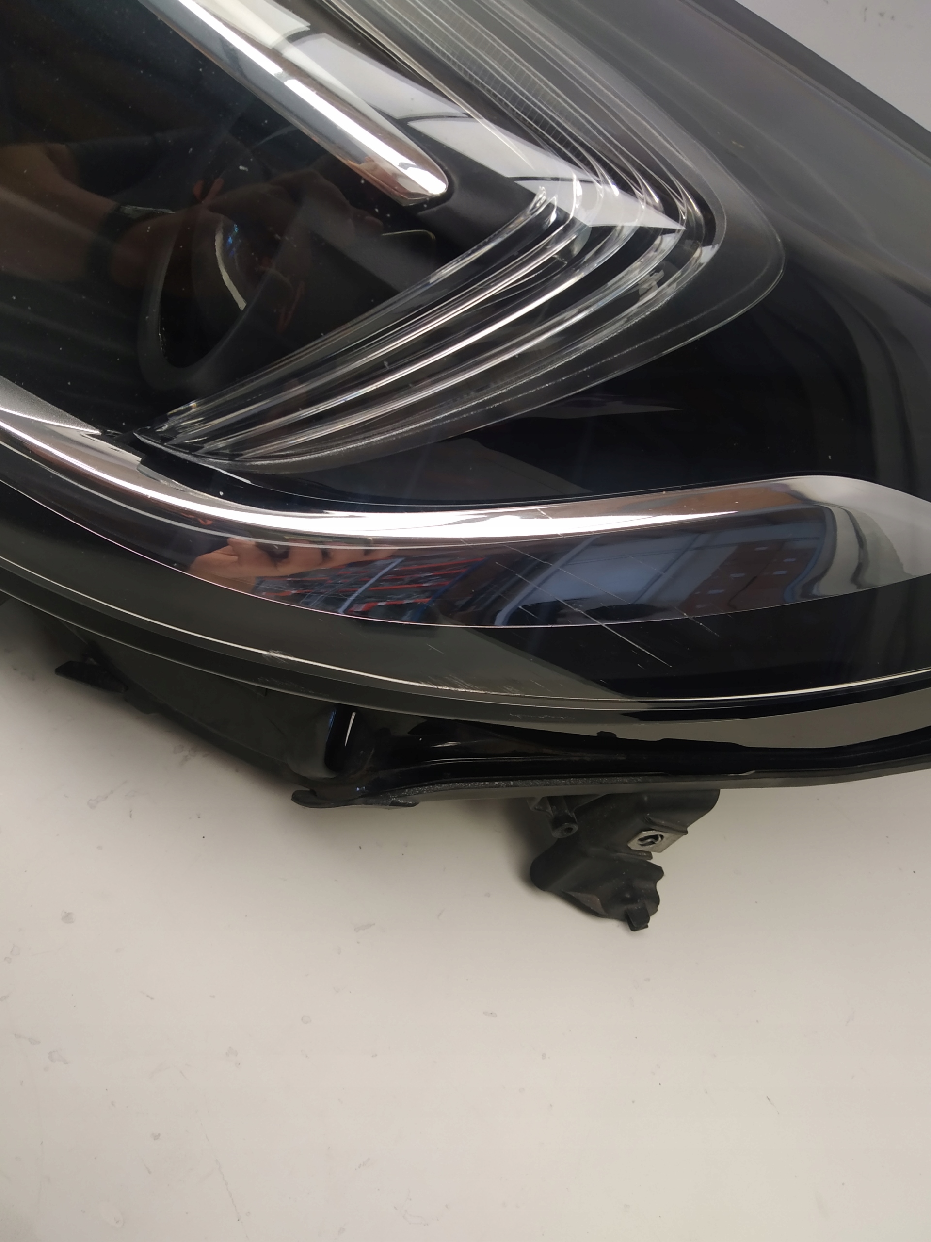 Opel Astra V K reflektor light front left zwykly lens + LED OM 13401141