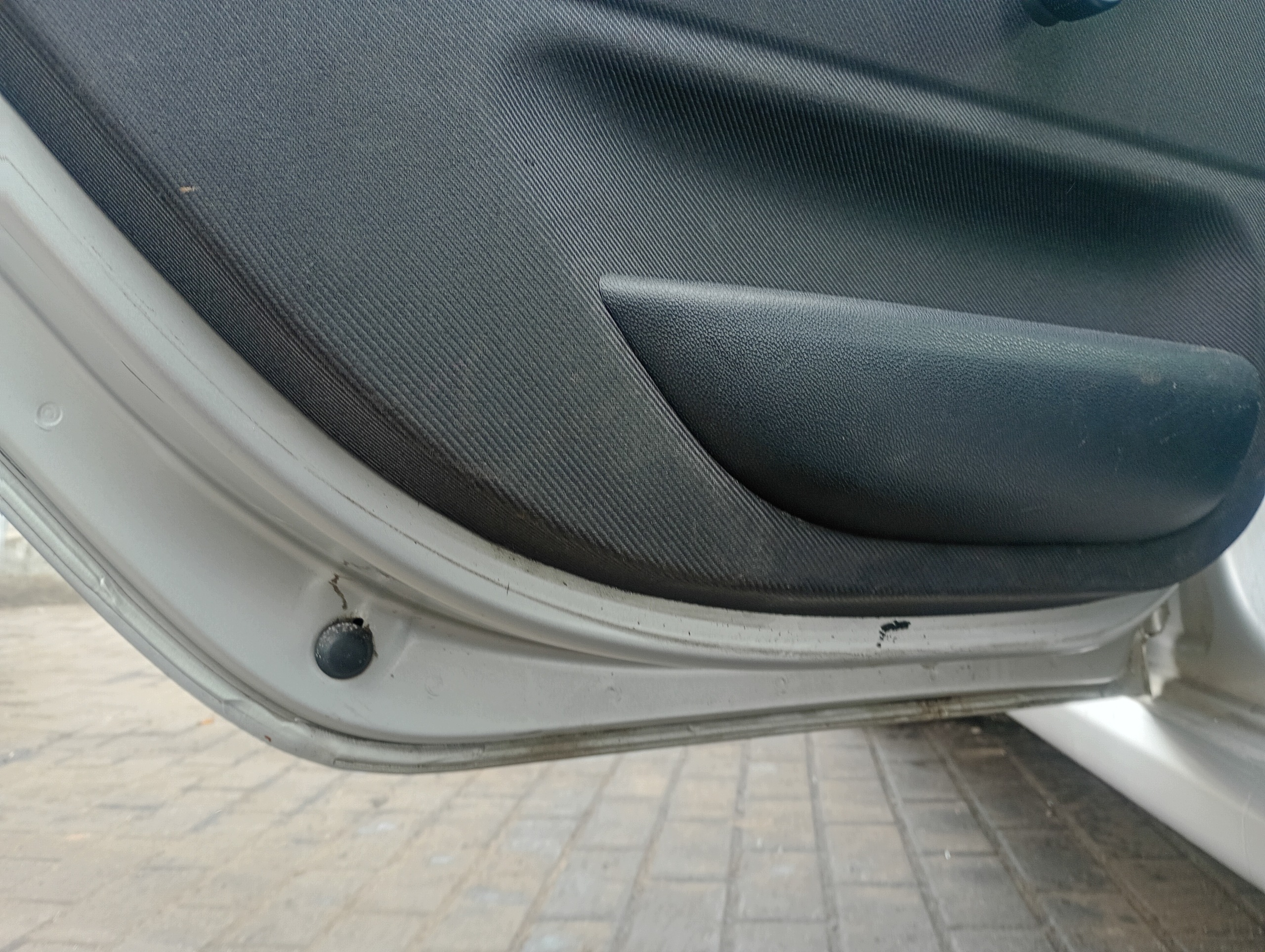 door left rear. rear part Skoda Fabia and 1 99-07 code lakieru 9102