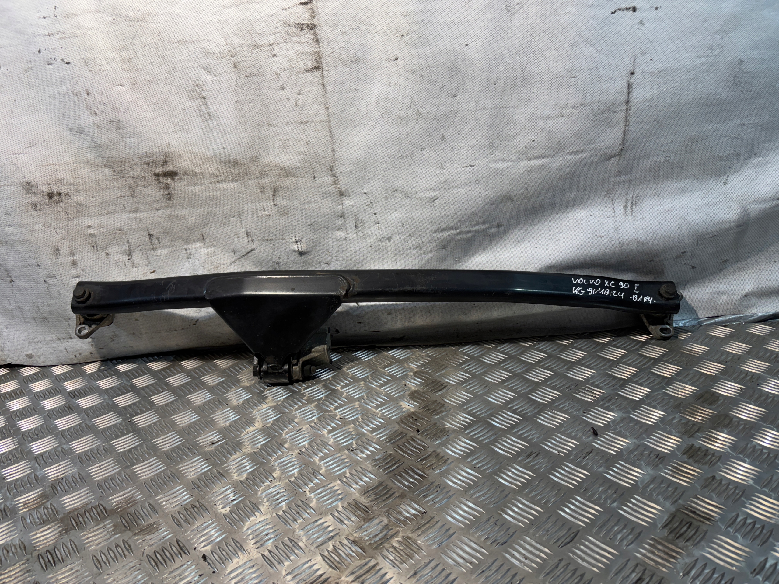 TRAVERZ komory Motore Volvo XC90 e 1 2,4D