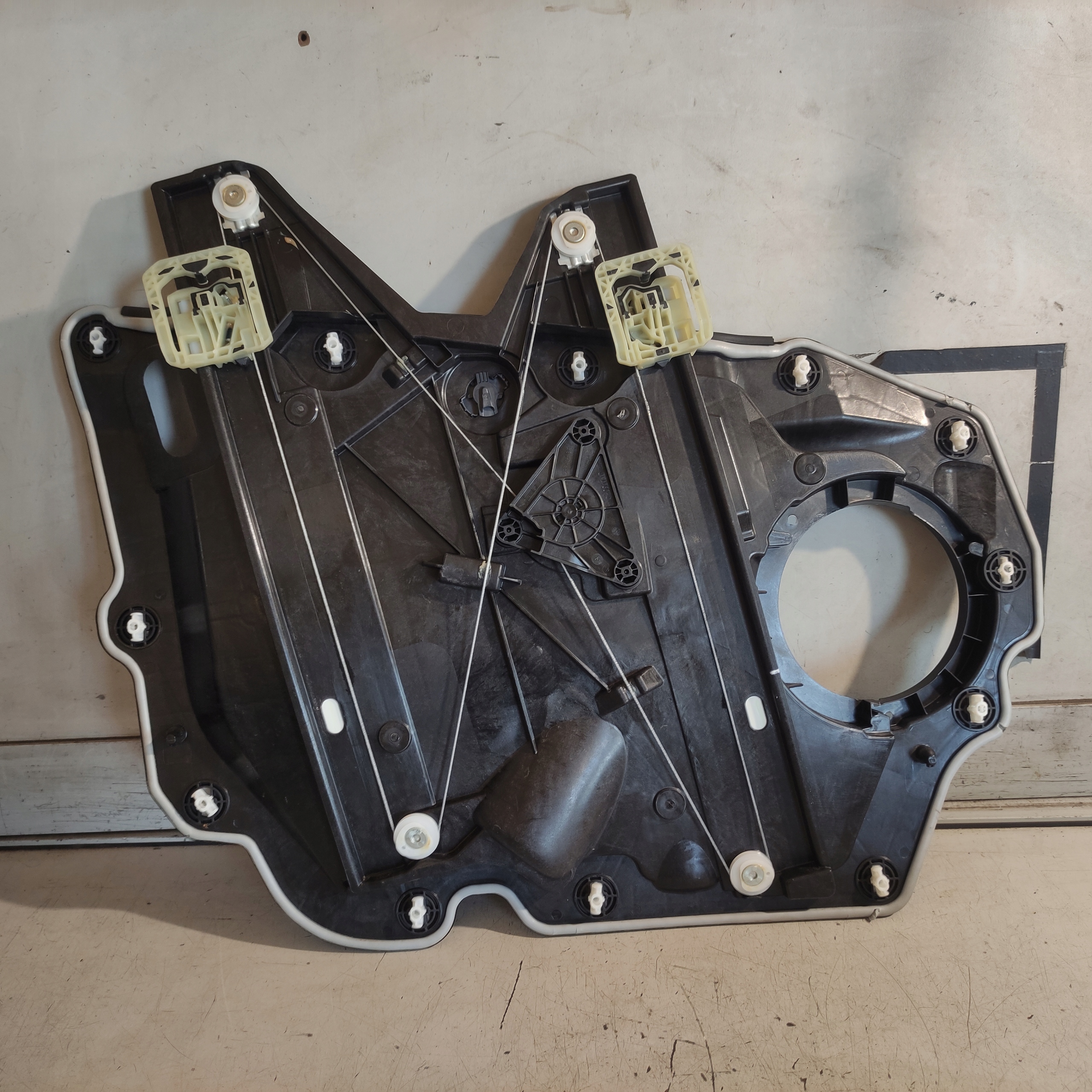 FORD KUGA MK3 PODNOŚNIK SZYBY PRAWY PRZEDNI 2020- Producent części Ford OE