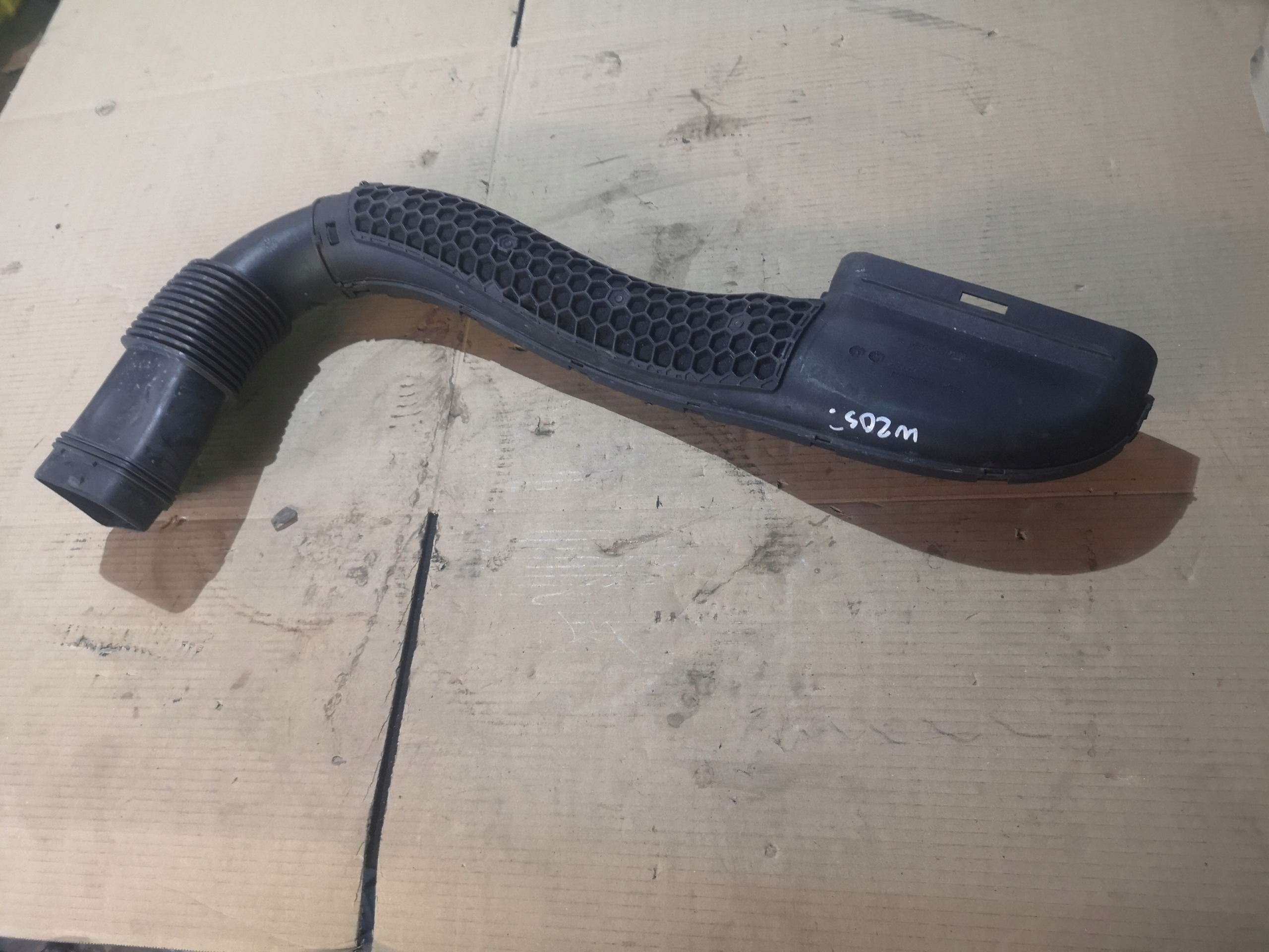 W205 кермо повітрозабірник A2740901000