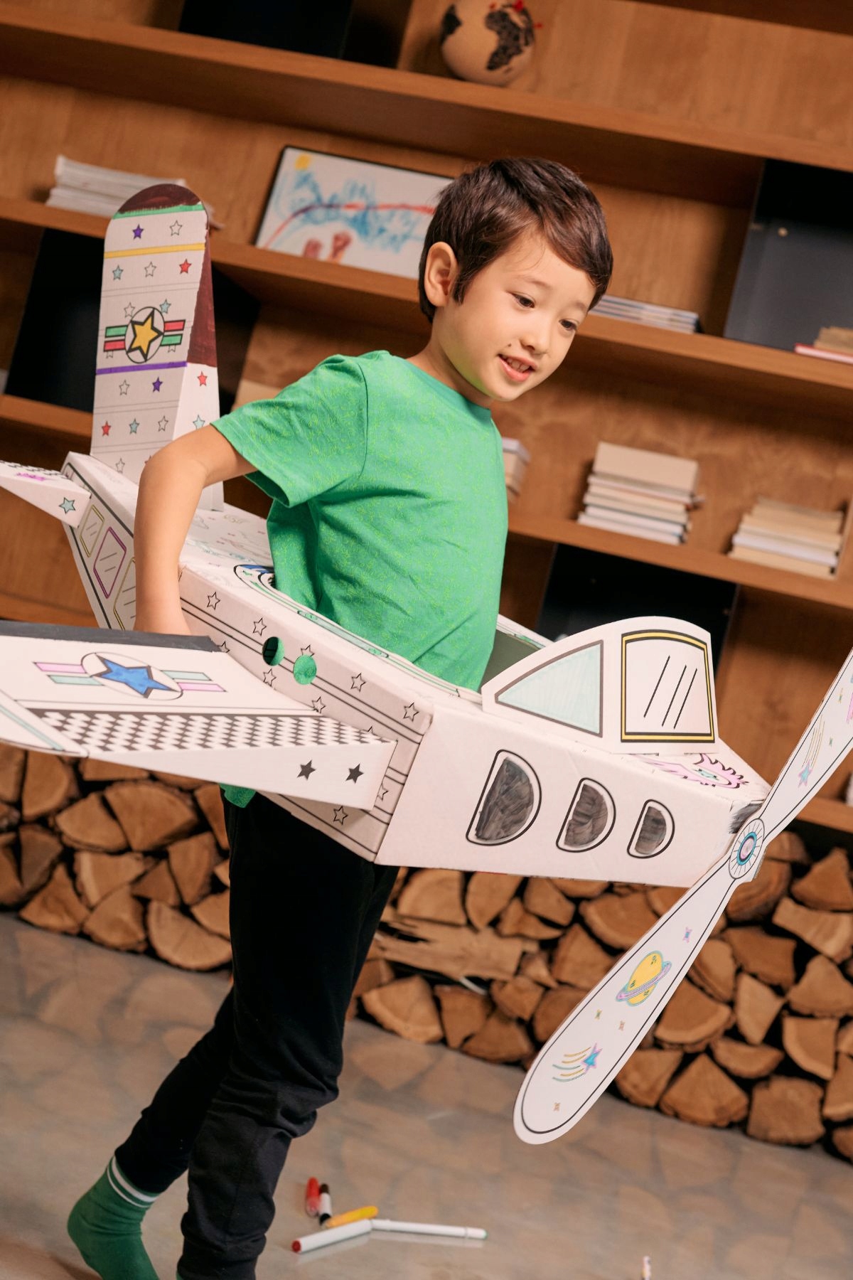 Duży Tekturowy Samolot do Kolorowania i Zabawy Mokida