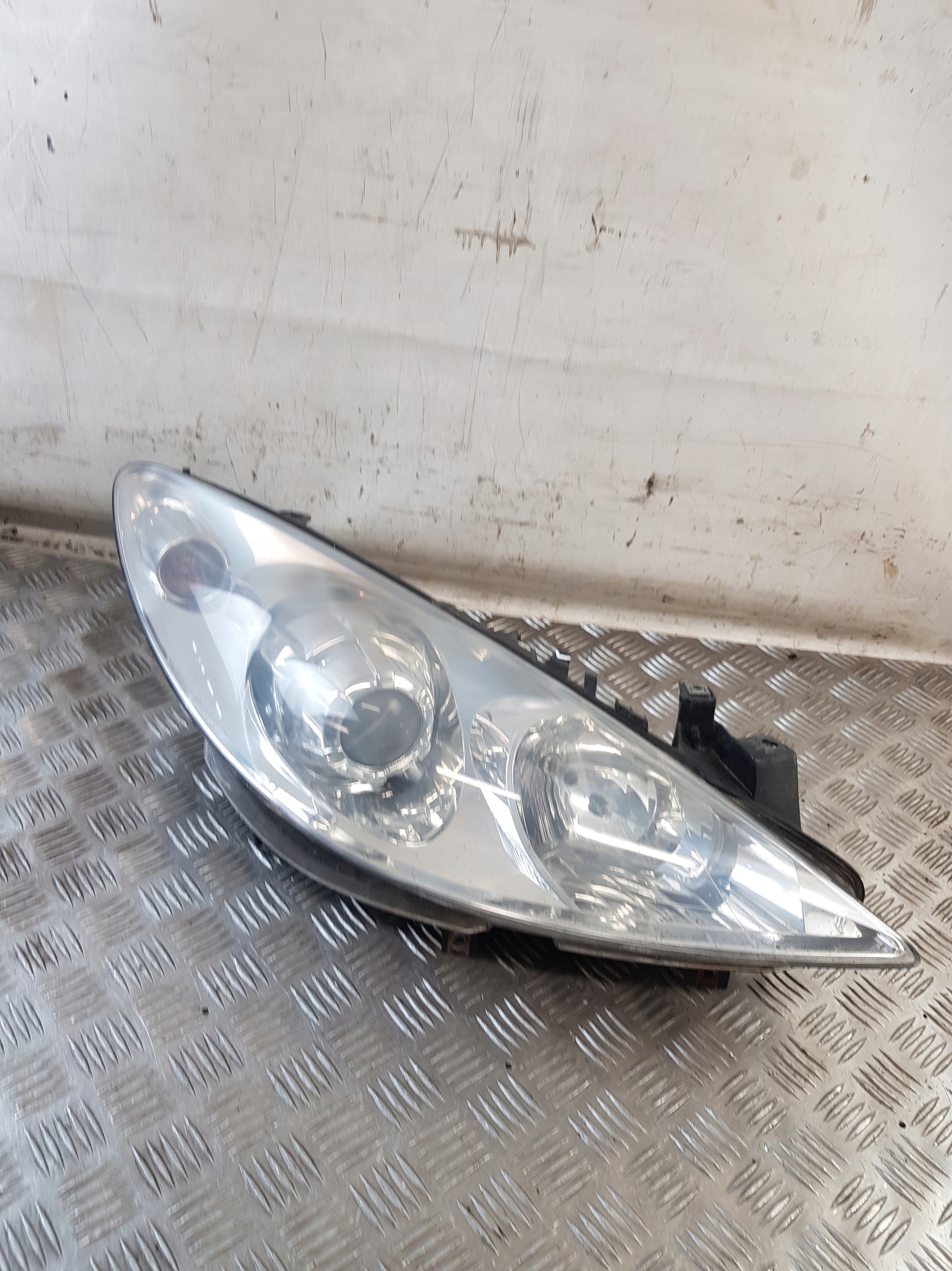light right front PEUGEOT 307 LIFT 05R
