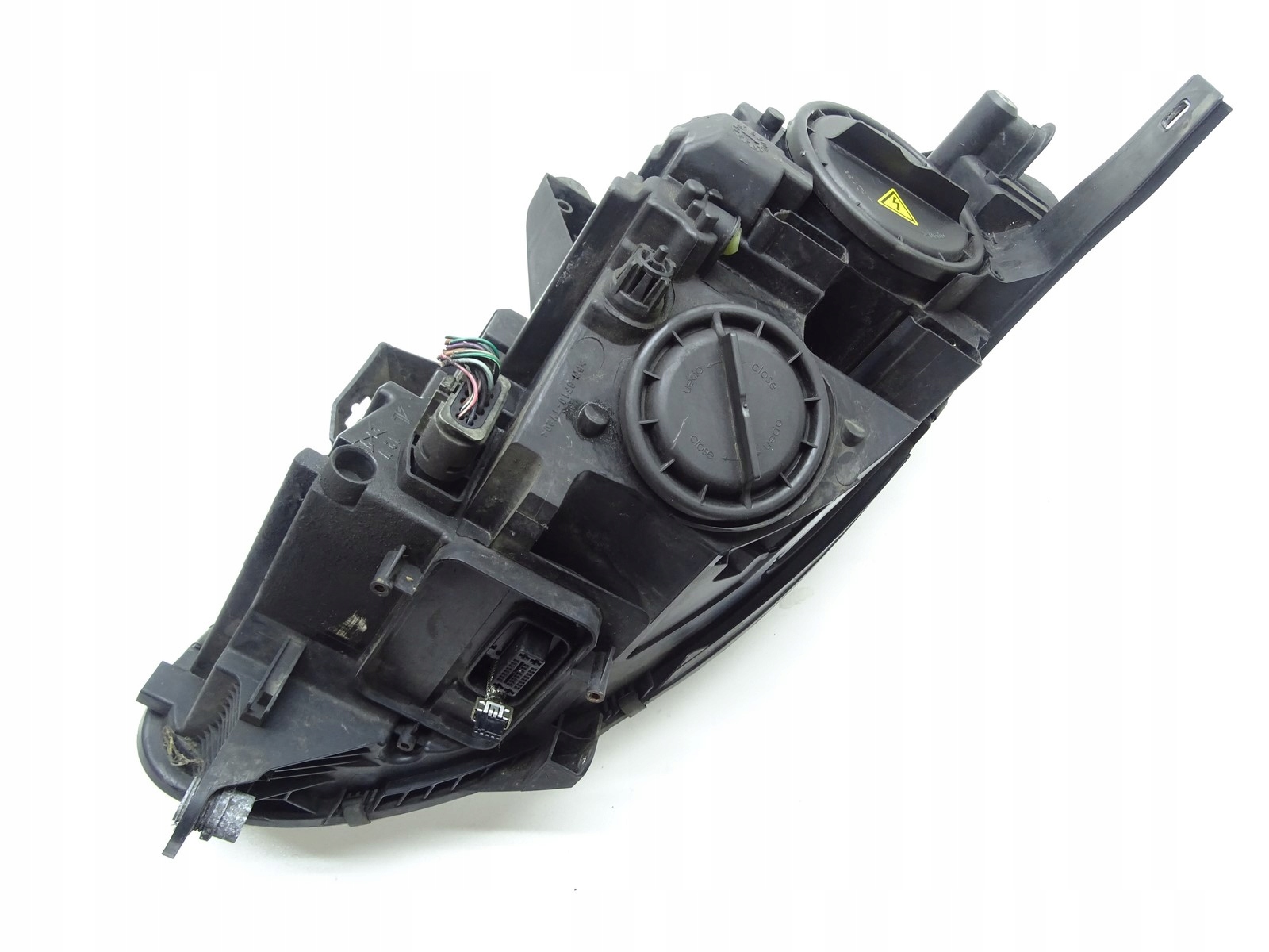 REFLEKTOR light left front left MERCEDES R W251 LIFT XENON A2518203761