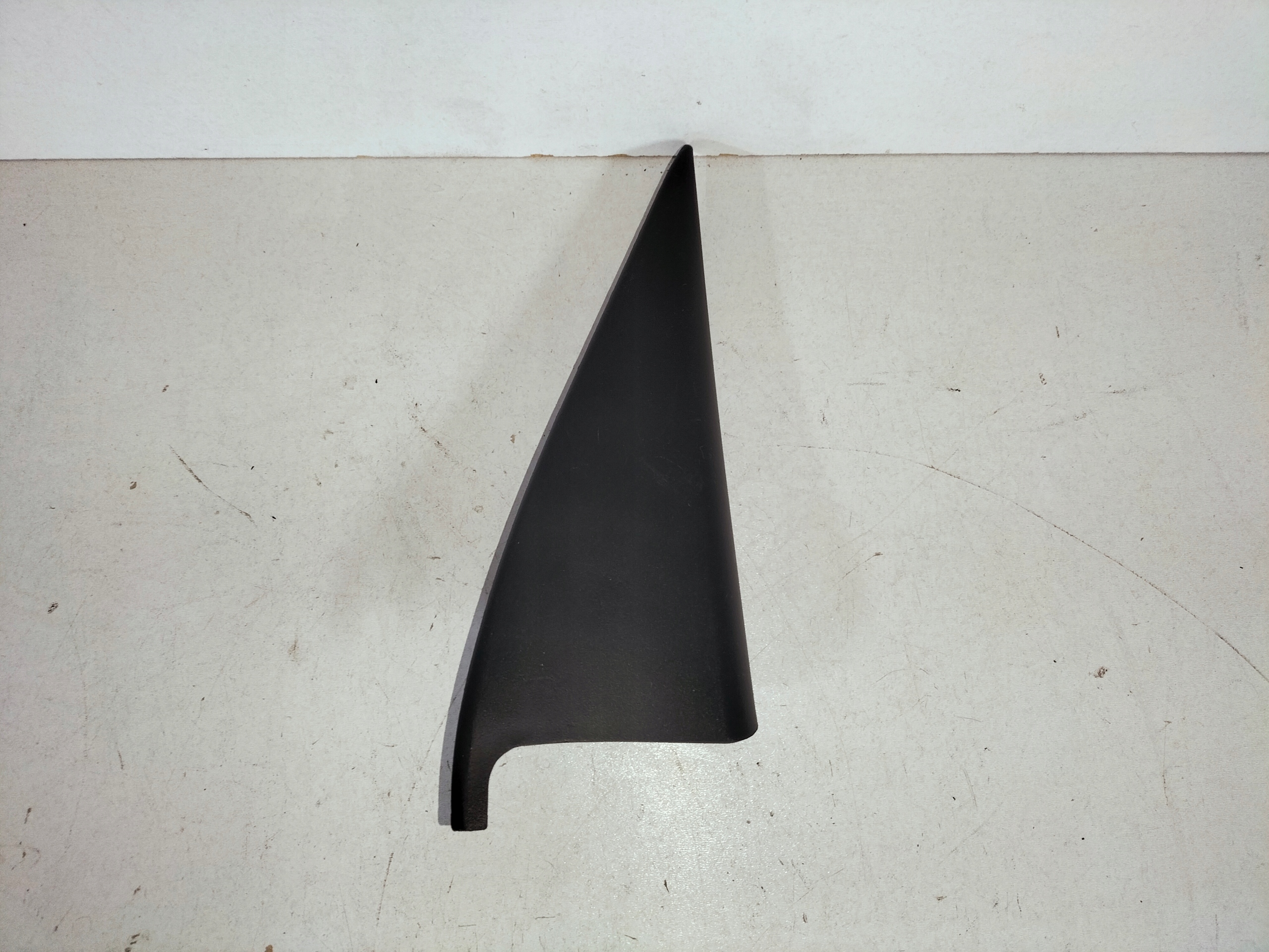 Trojkat spoiler door rear part left SEAT ATECA 16