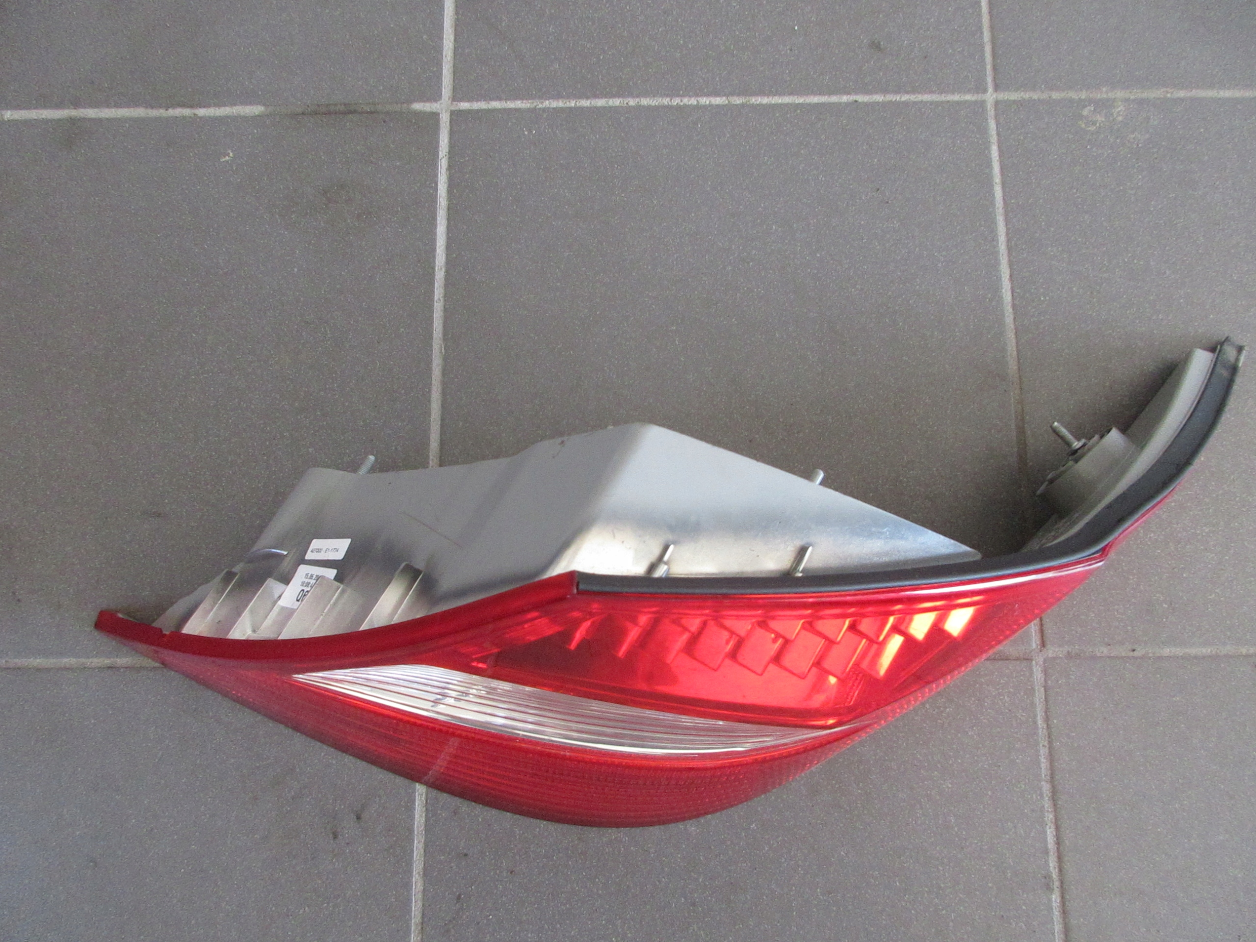 фонарь правый MERCEDES W219 C219 CLS led