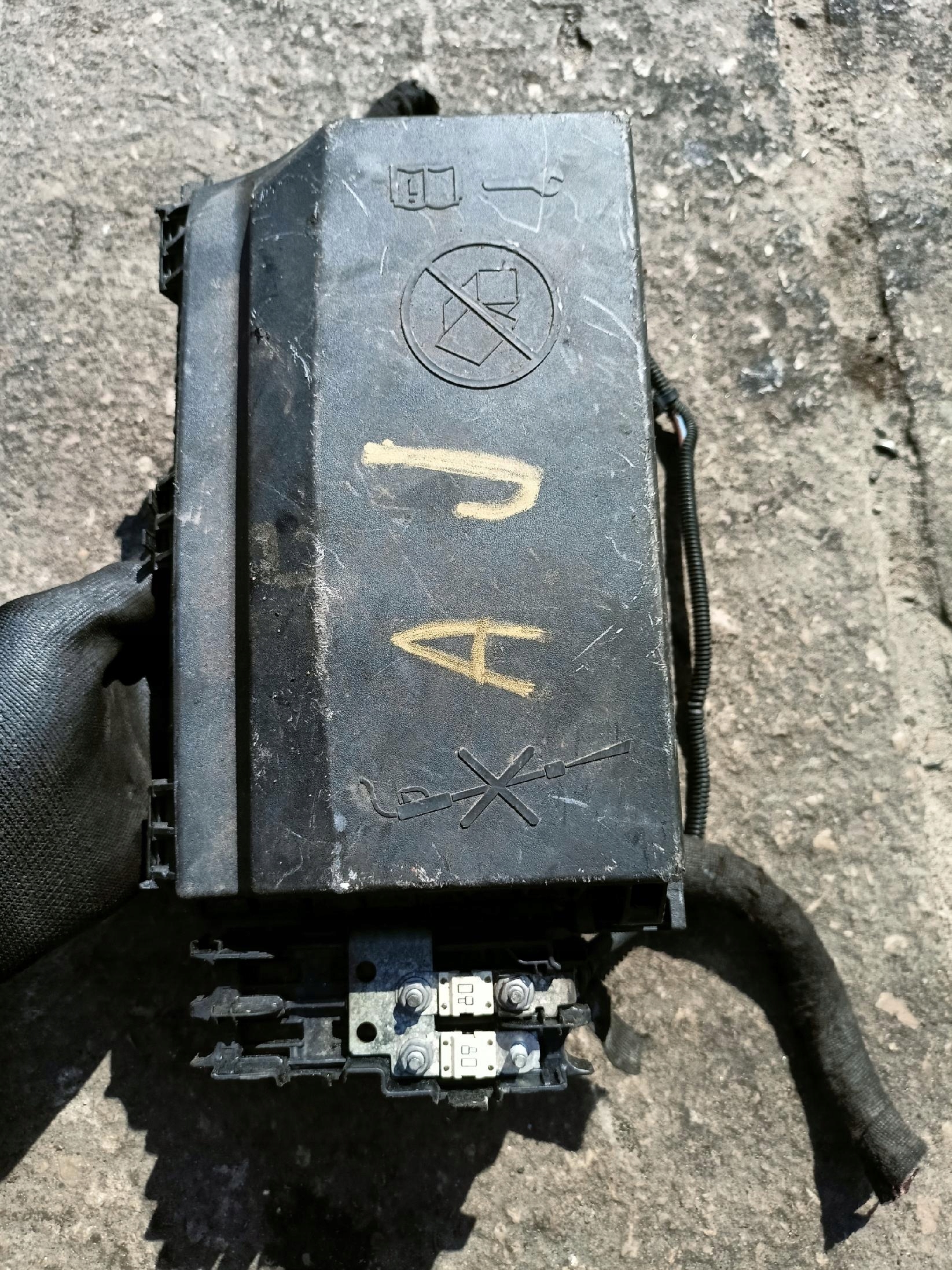 OPEL ASTRA J IV Module fusibles C11000139
