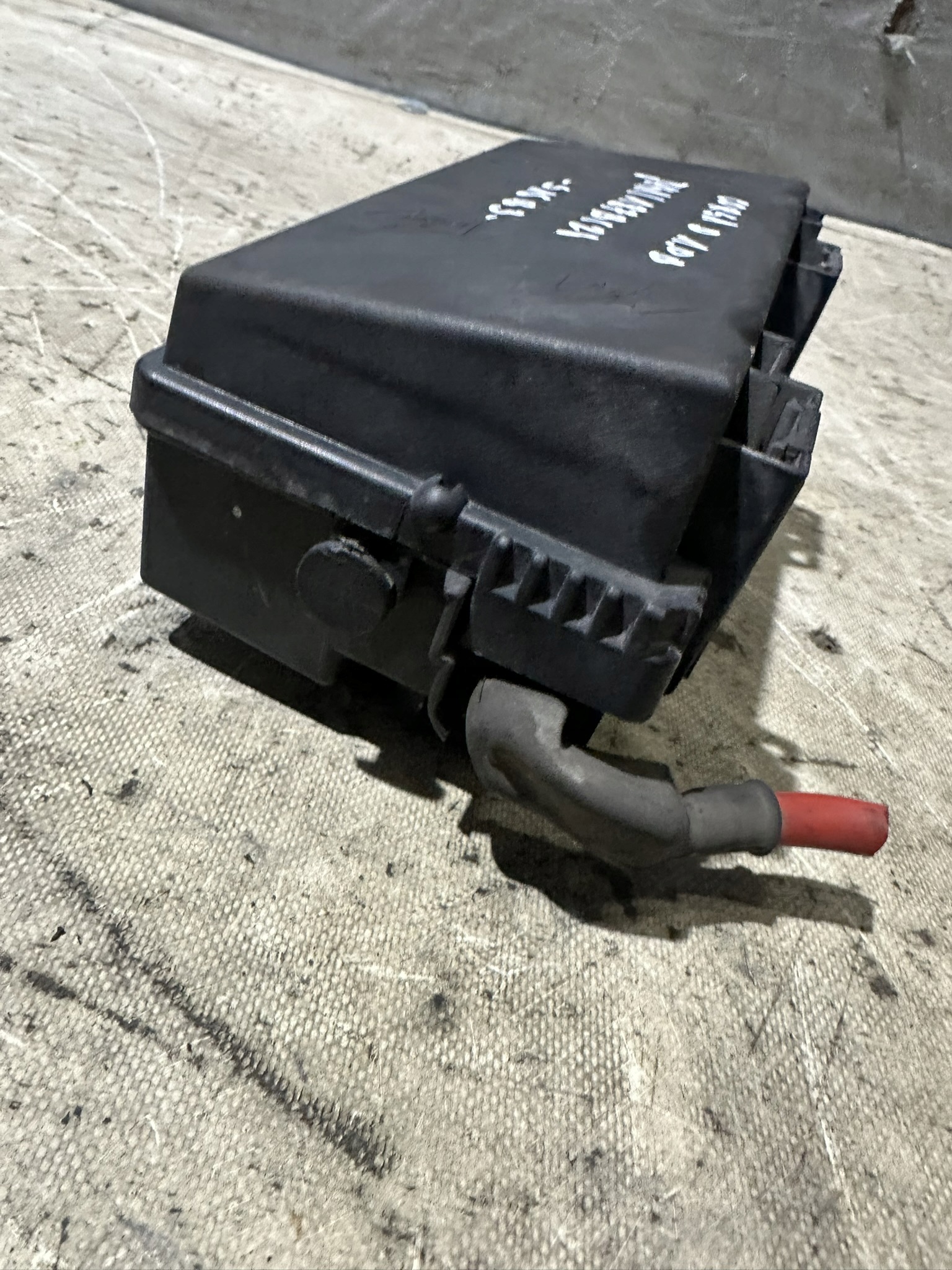 fuse box OPEL CORSA D 1.0B 13217392EF