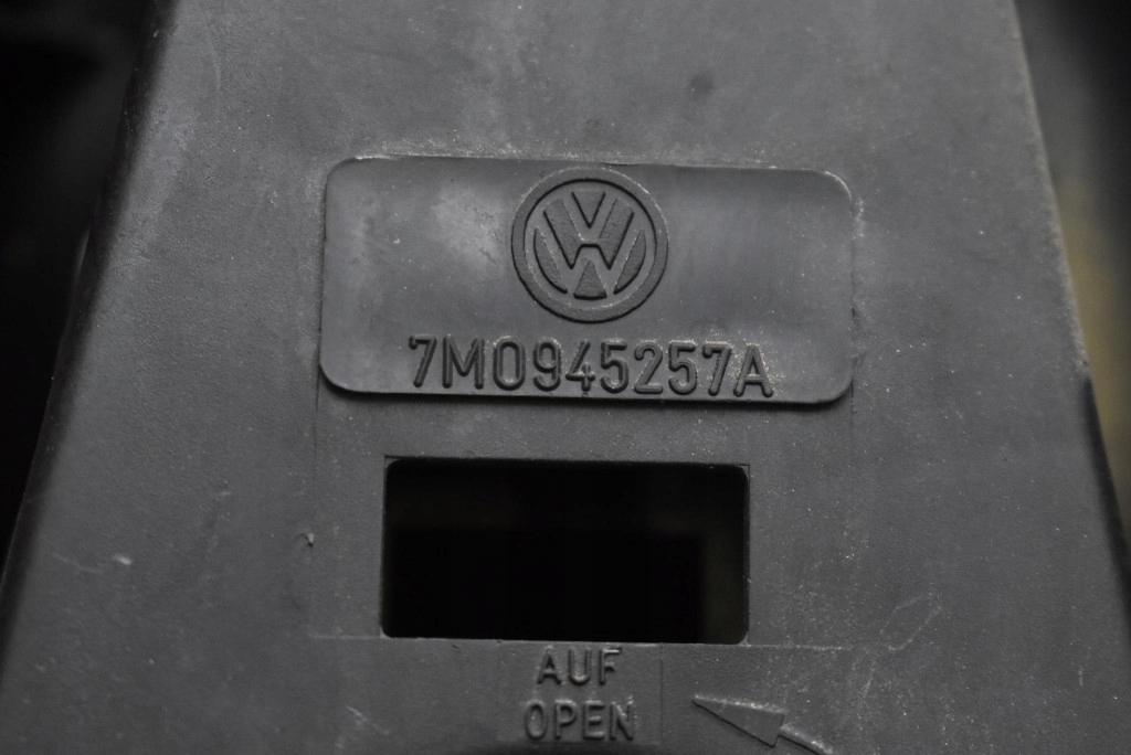 фонарь левый vw SHARAN 1 и 95-00