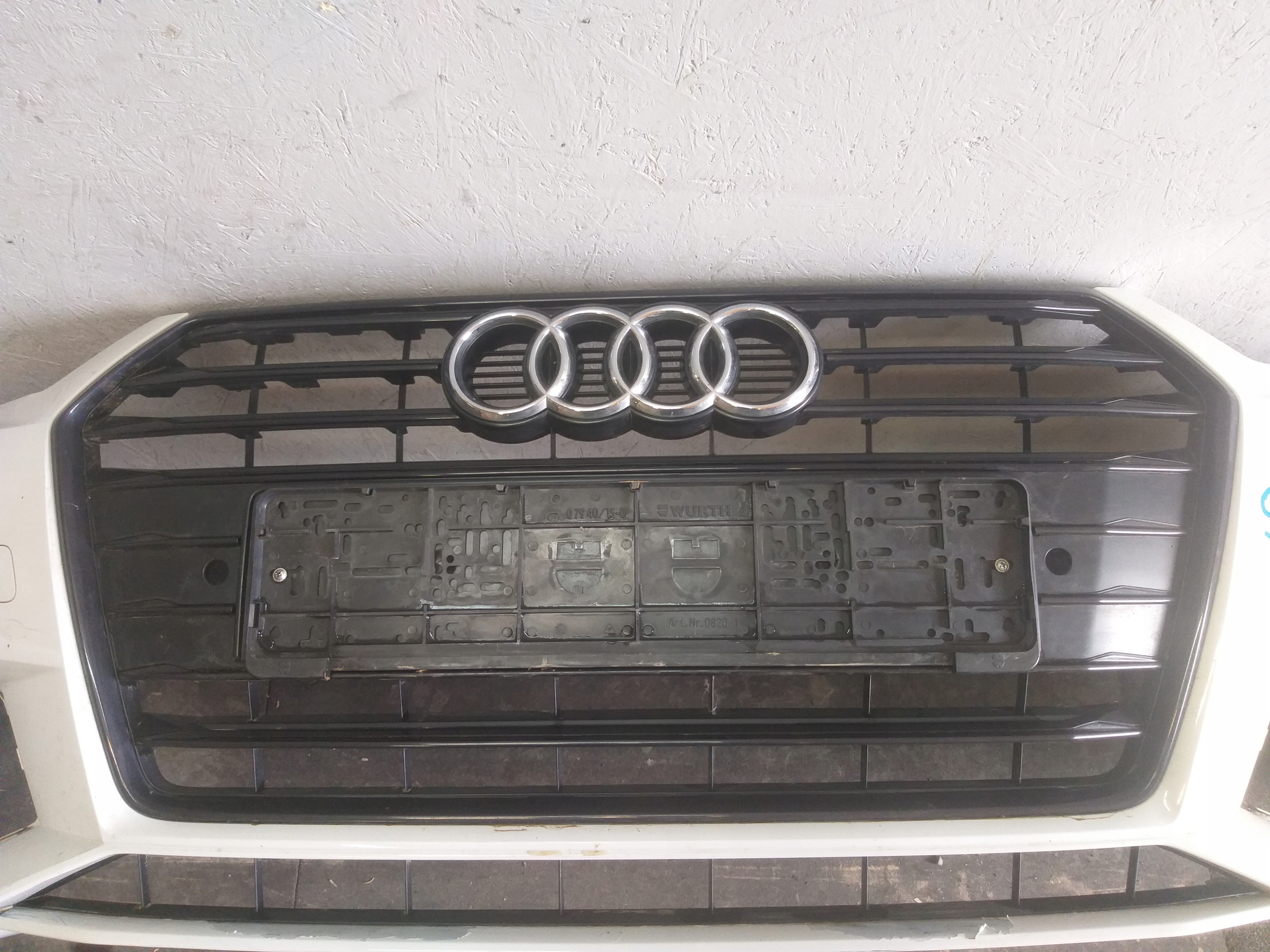 nárazník předek AUDI A4 B9 S LINE 16-19 8W0