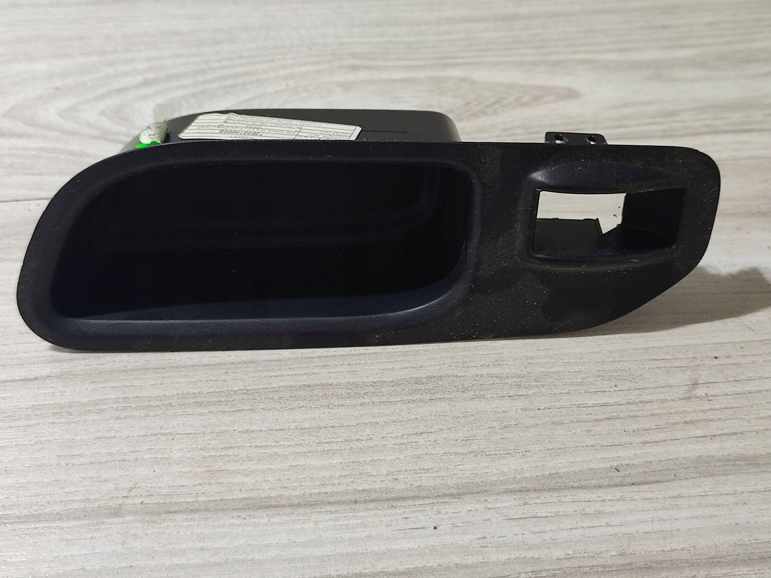 Fiat Tipo 2018 rear part side right cover przycisku windows