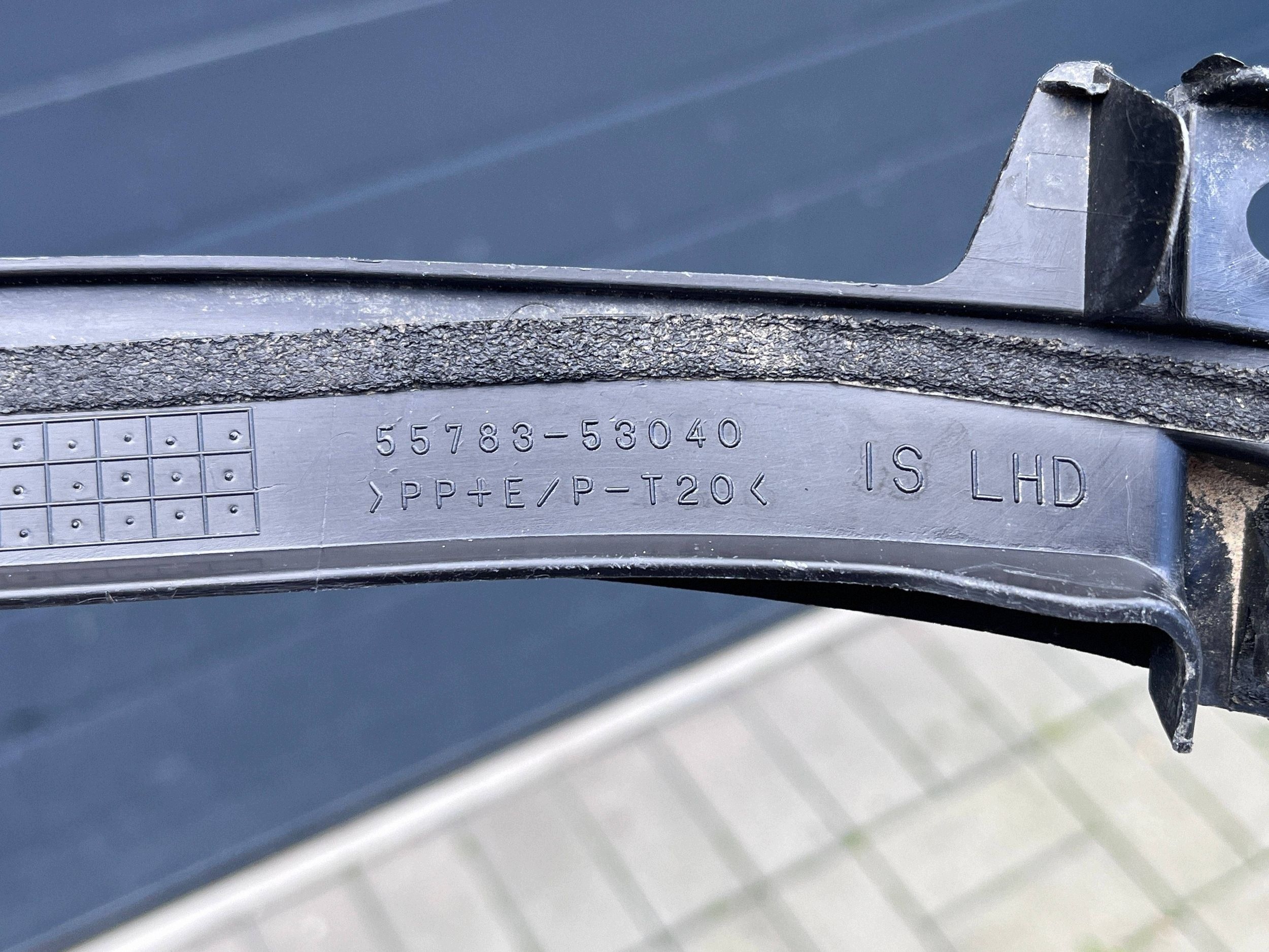LEXUS IS III lišta blatníku předek předního levá 5783-53040