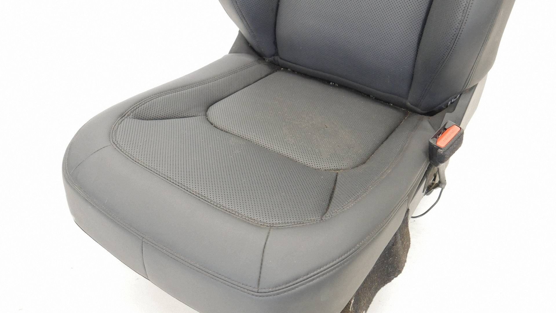 seat of the passenger right front front LAND ROVER DEFENDER L663