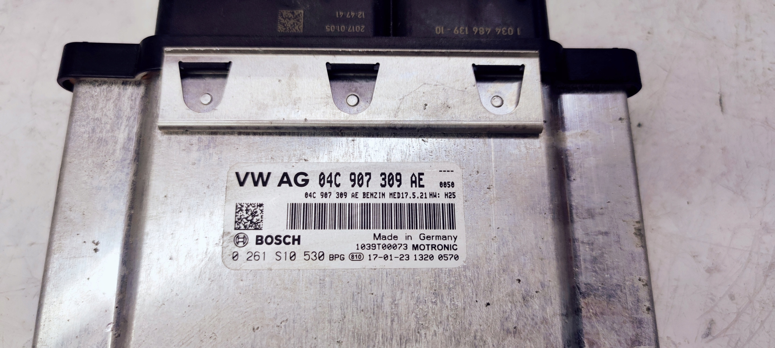 computer control unit of the engine AUDI A1 1.0 04C907309AE