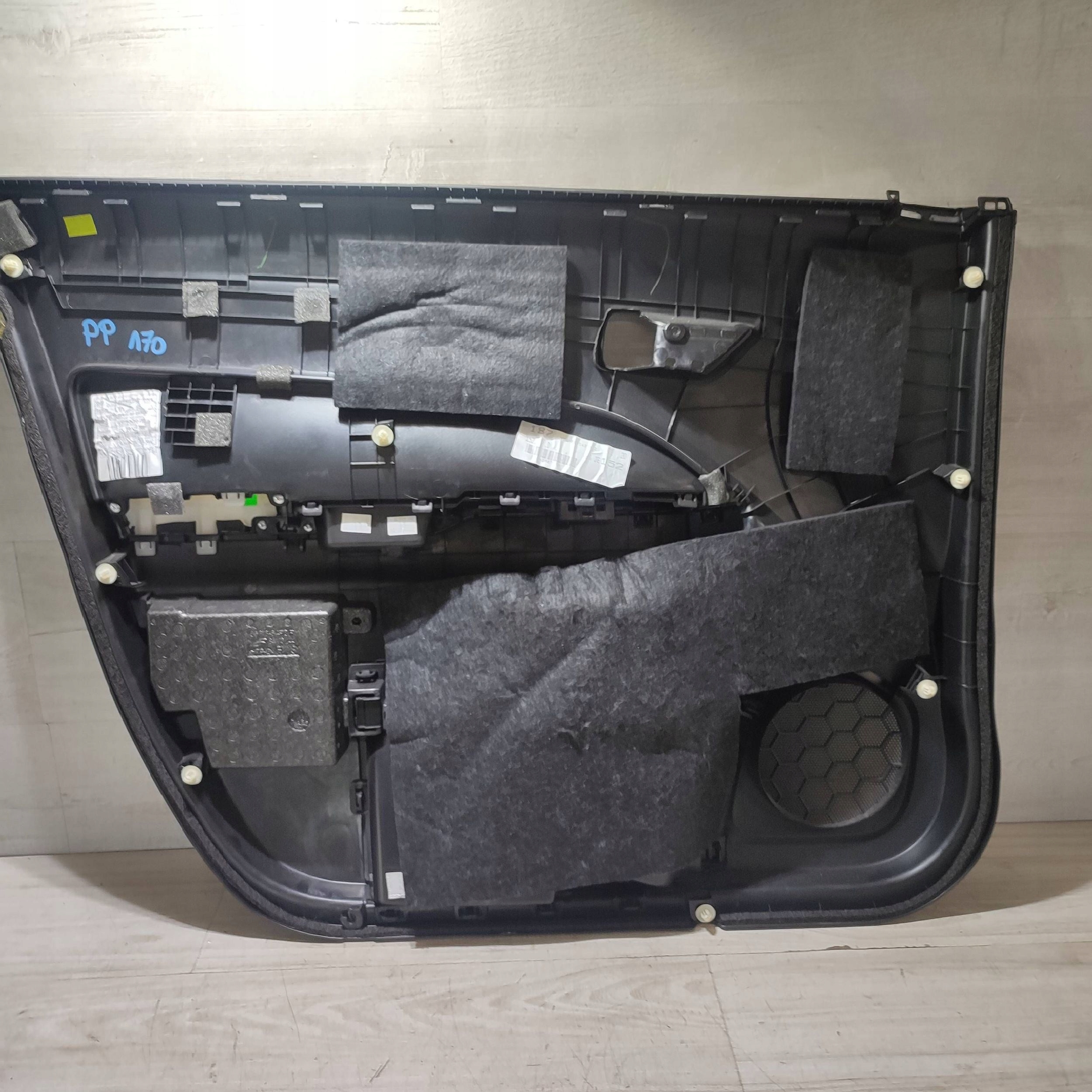 side door przednich front right Suzuki Vitara (LY) 8307954P50