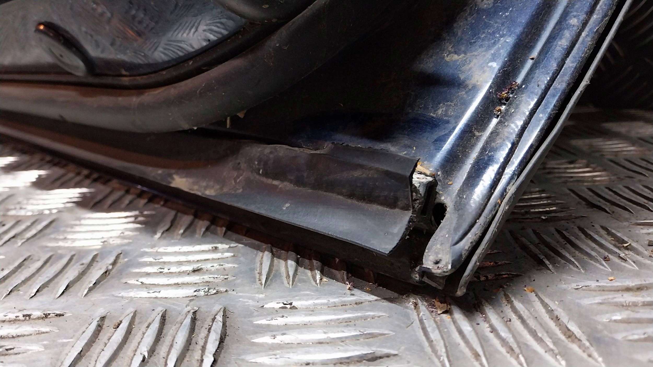 Tür heck links BMW 7 E65 01