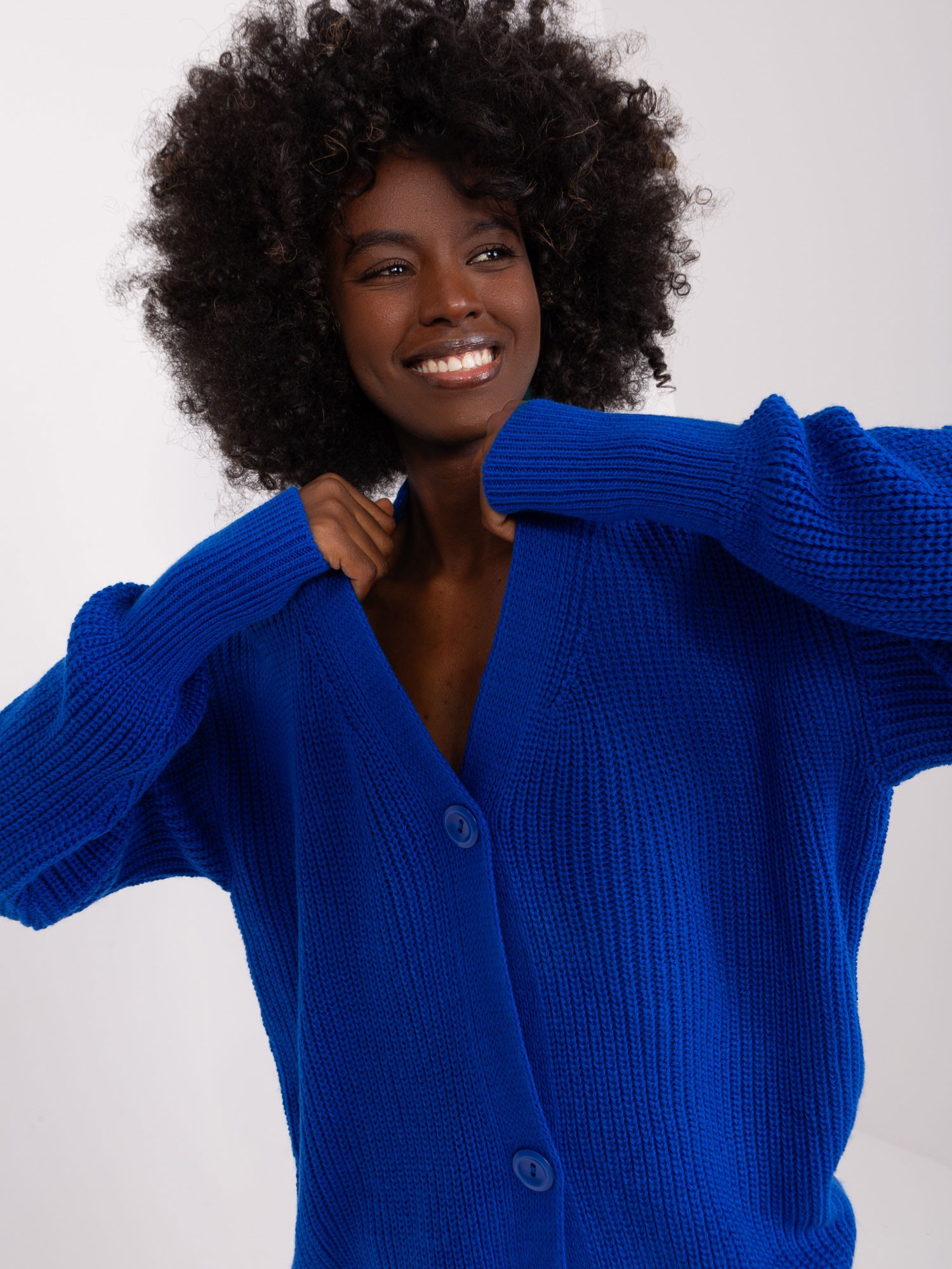 ROZPINANY sweter Z DEKOLTEM V 321 kobalt one size