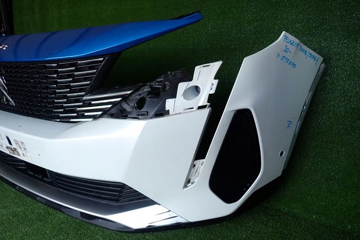 PEUGEOT 3008 II LIFT 20- front bumper front