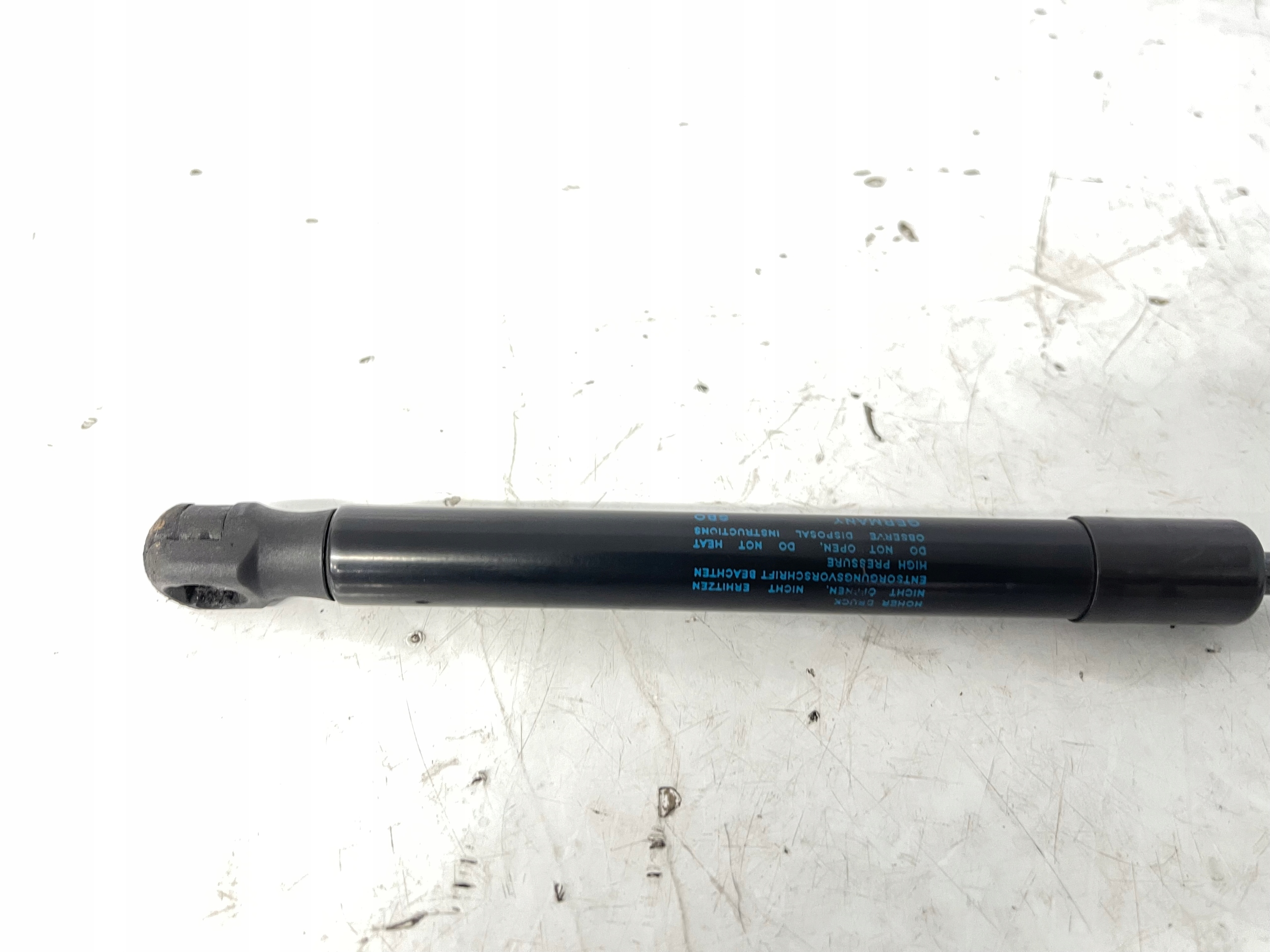 AUDI A6 C7 damper telescope bonnets 4G8823359A