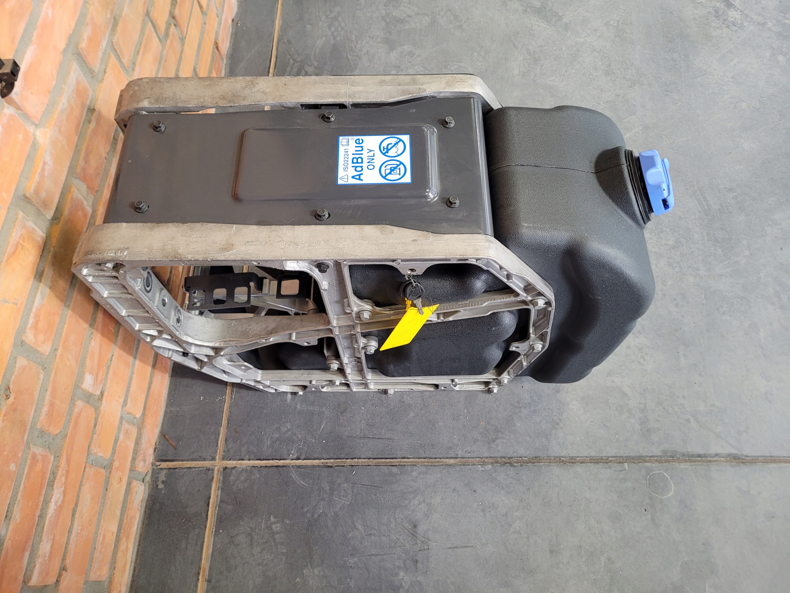 NOWY ZBIORNIK AdBlue RAMA VOLVO FH4 FH 4 FM4 RENAULT NOWY MODEL E6 Producent części Volvo OE