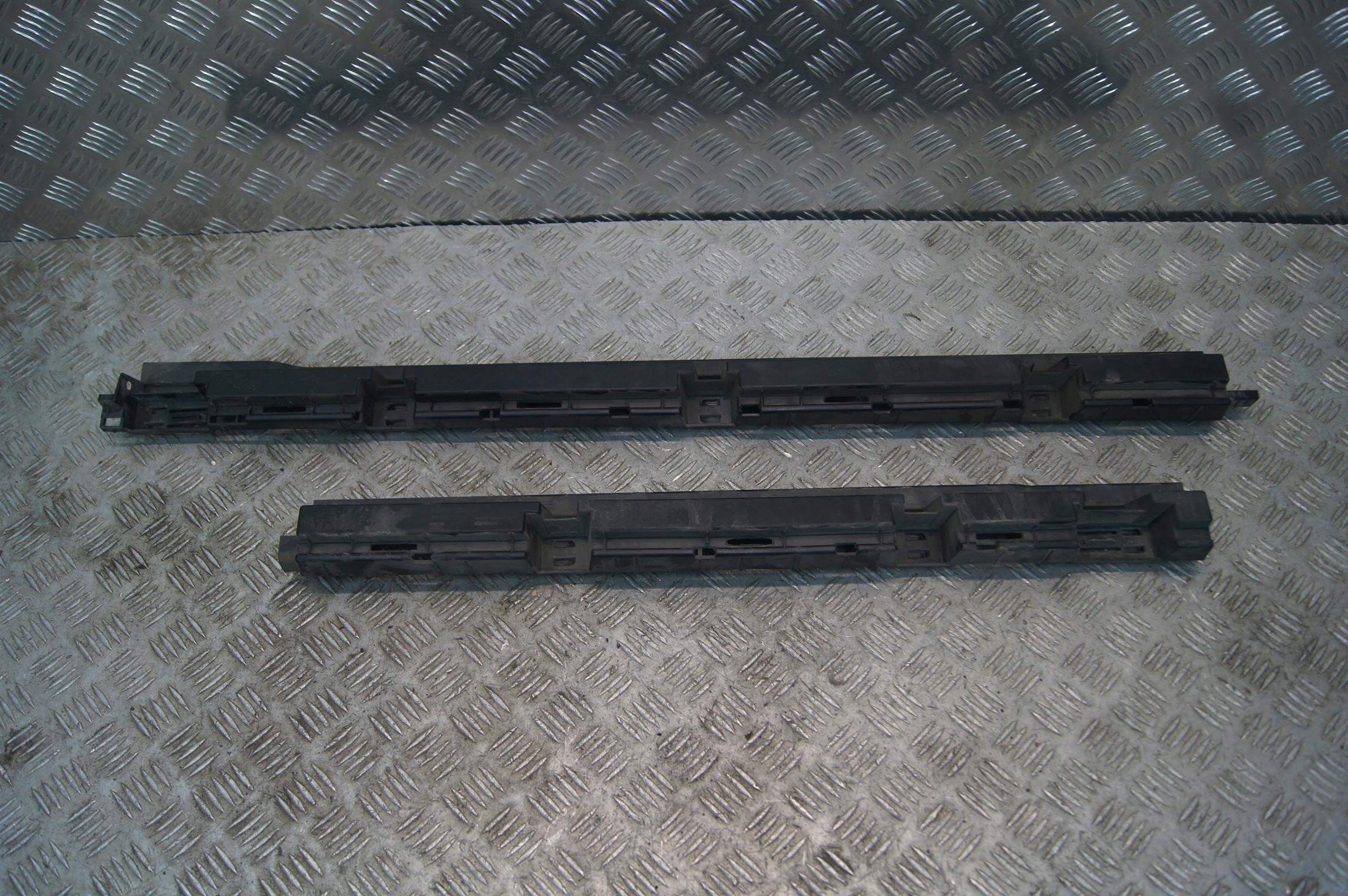 Volvo V90 II Ślizg Mocowanie Listwy Progowej Prawe Prawa