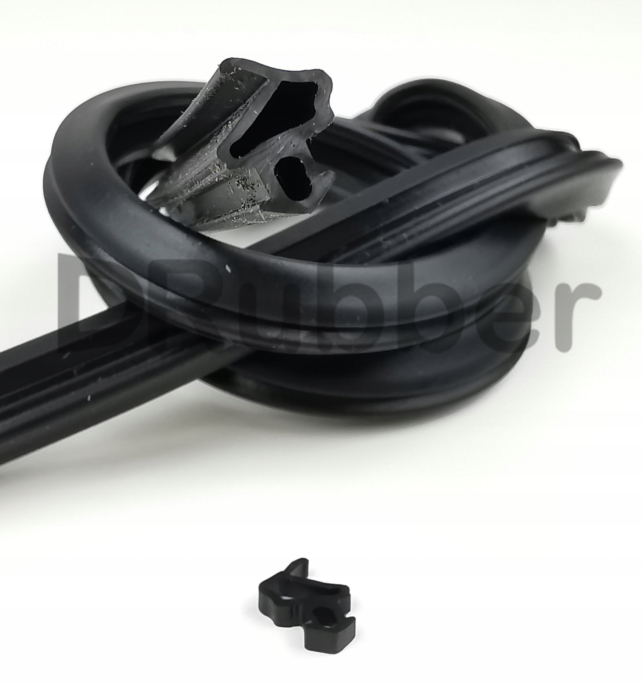 USZCZELKA DO OKNA S-1172 UNIWERSALNA OKIENNA ALUPLAST STOMIL EPDM Długość (cm) 100 cm