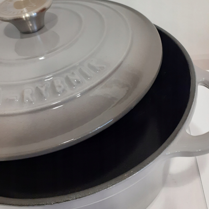 Garnek żeliwny Brytfanna Kociołek emaliowany 3,8 L Średnica 24 cm