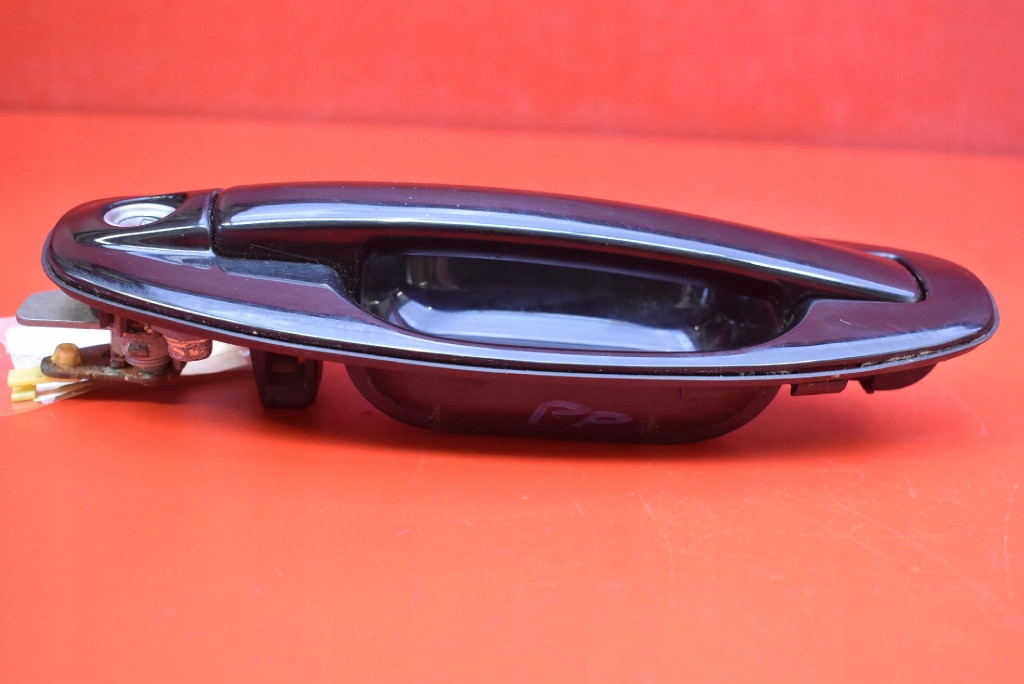 handle right front front ED 82660-26000 HYUNDAI SANTA FE 1 and SM 00-04