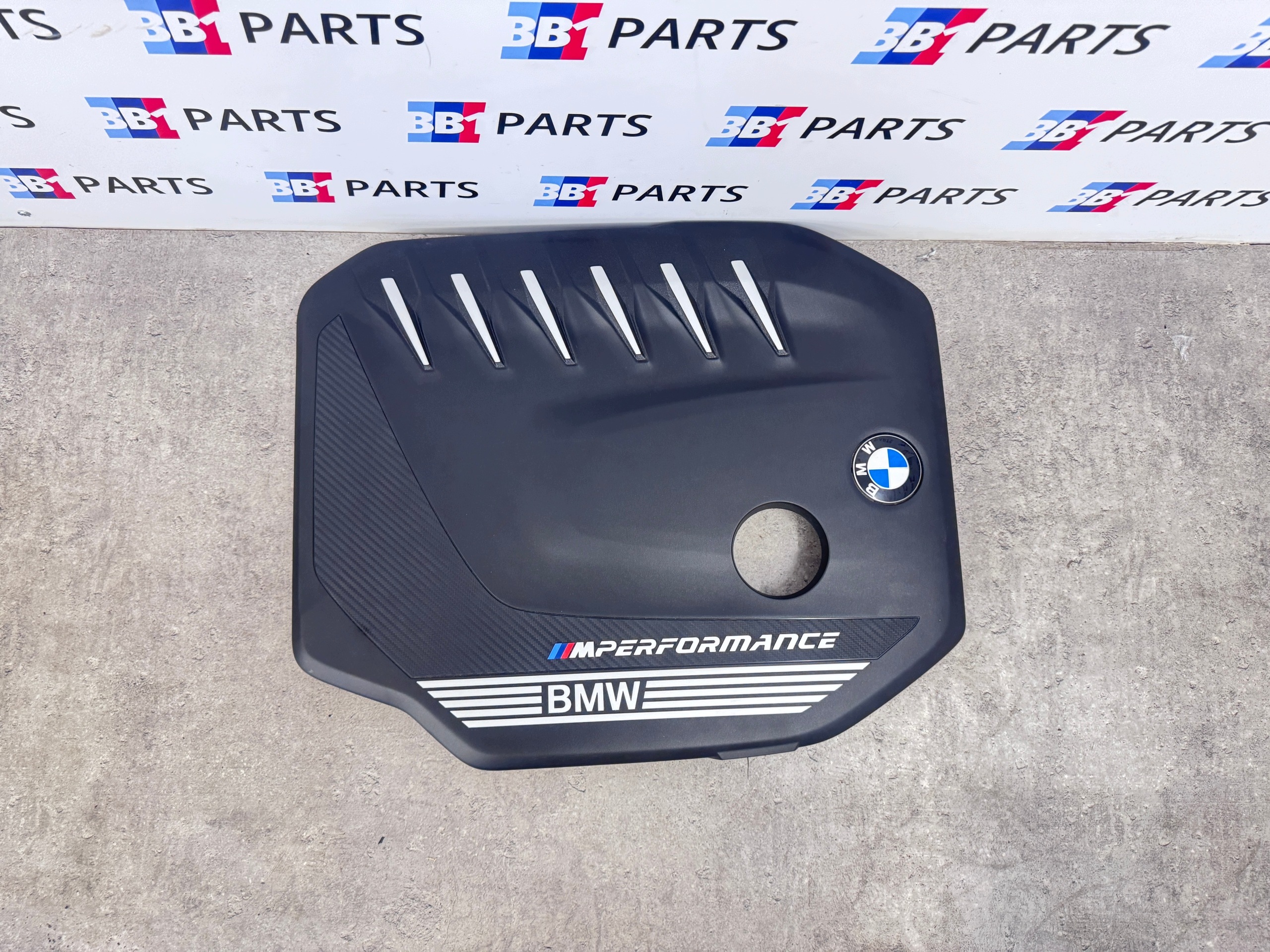 BMW G20 G21 cover engine housing cover nice M-PERFORMANCE 8598147