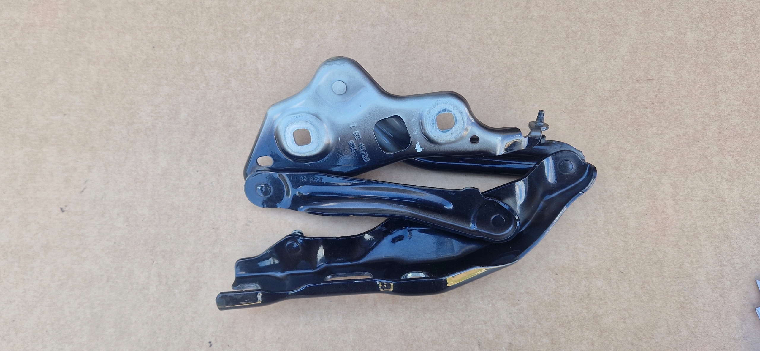 hinge bonnets SKODA OCTAVIA IV 5E3823301 left original LF9R