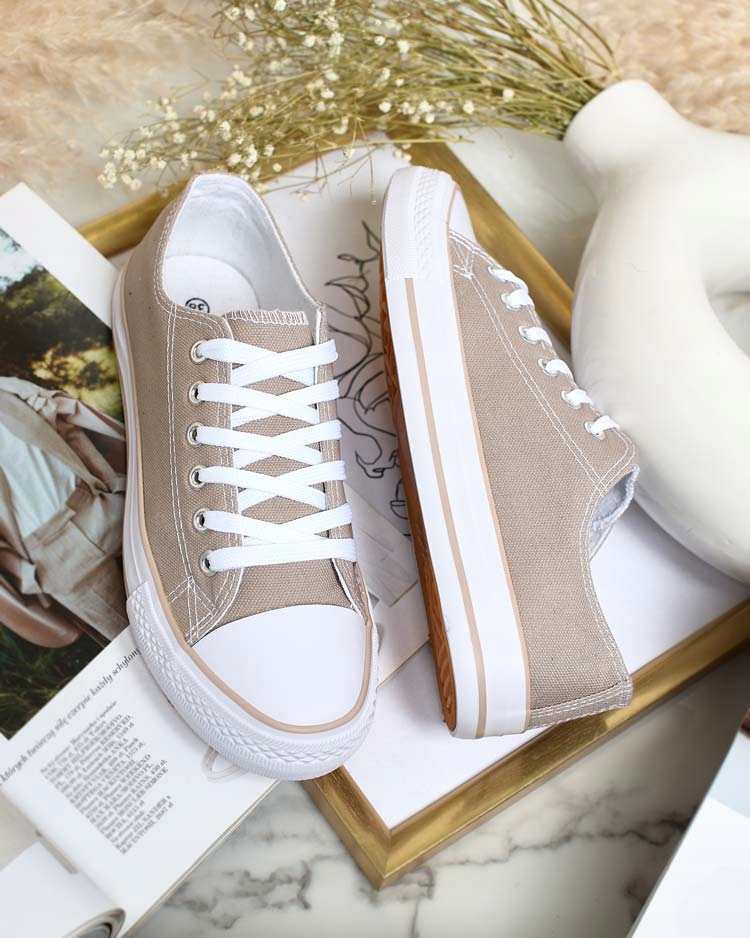 JASNOSZARE TRAMPKI DAMSKIE OGISEA 38 Płeć kobieta