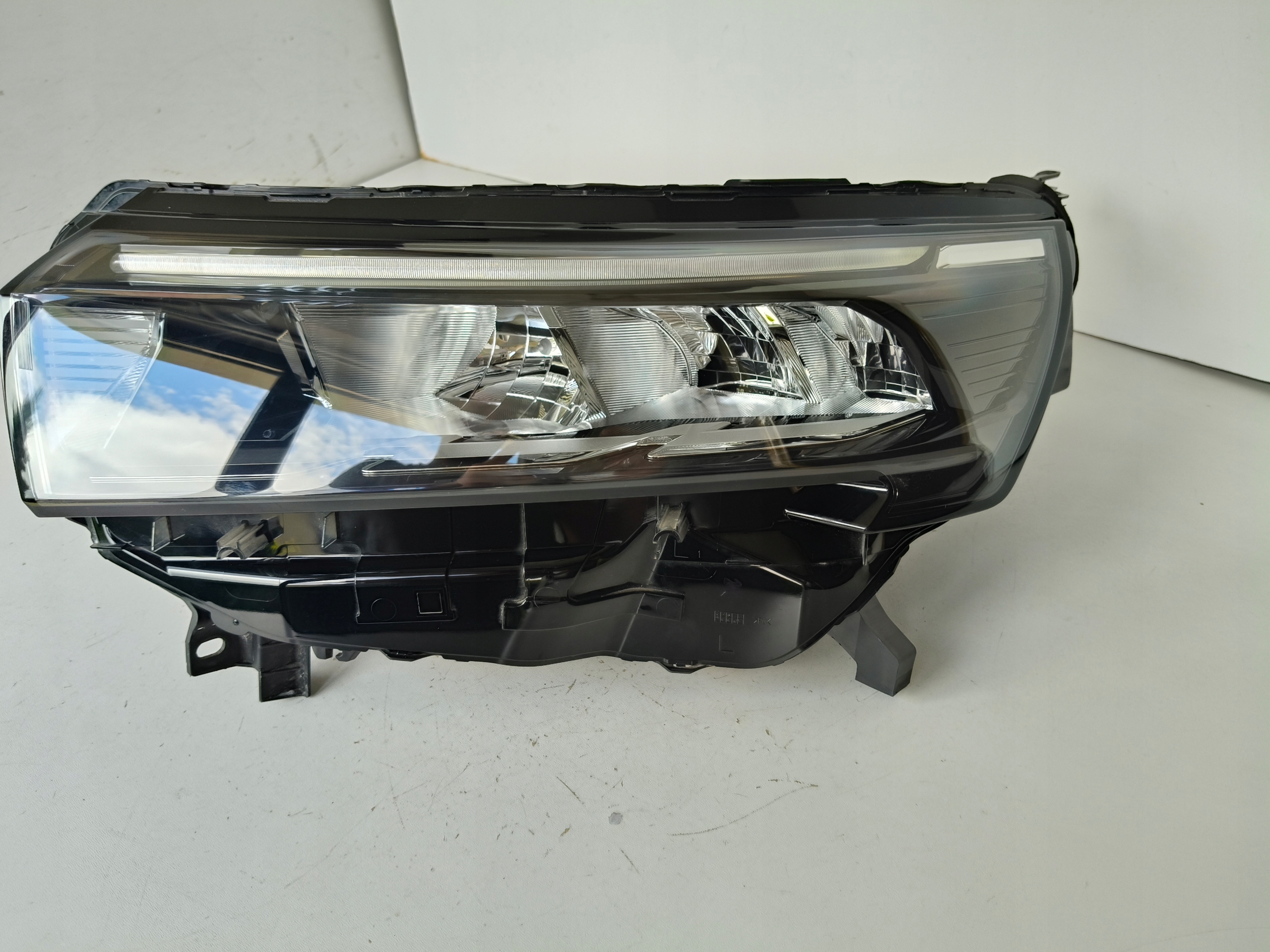 light left REFLEKTOR NISSAN TOWNSTAR 22- LED