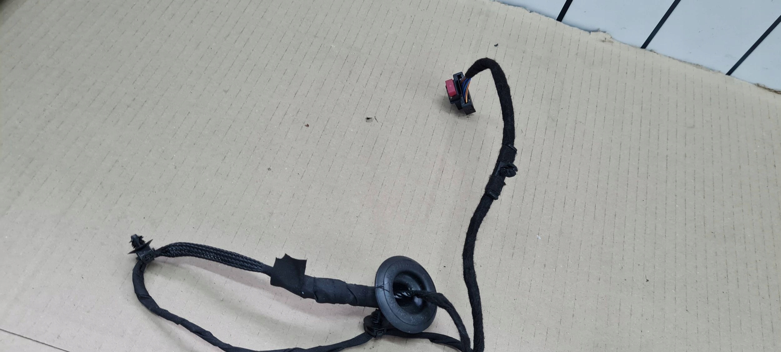 SQ8 4M RAS8 Q8 bundle wiring door left left rear part 4M8971687HK