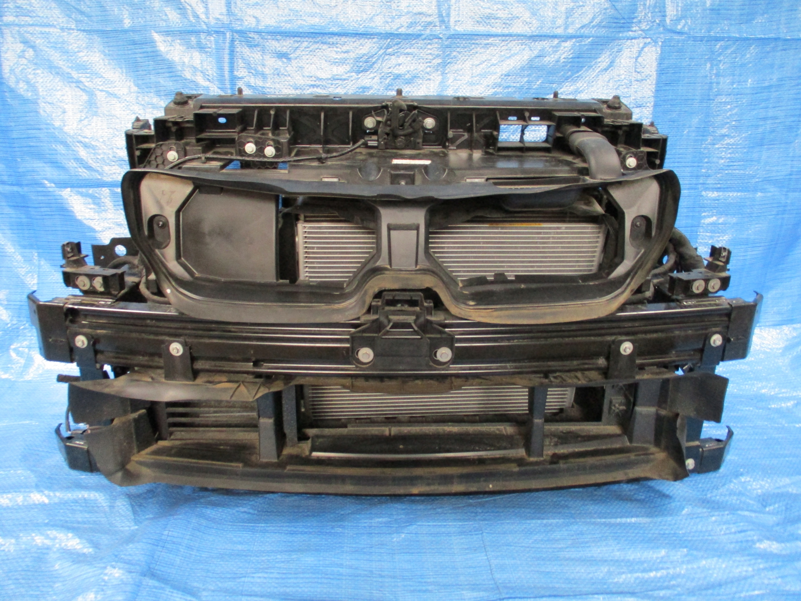 WZMOCNIENIE PAS PRZEDNI CHŁODNIC NISSAN TOWNSTAR KOMPLETNY