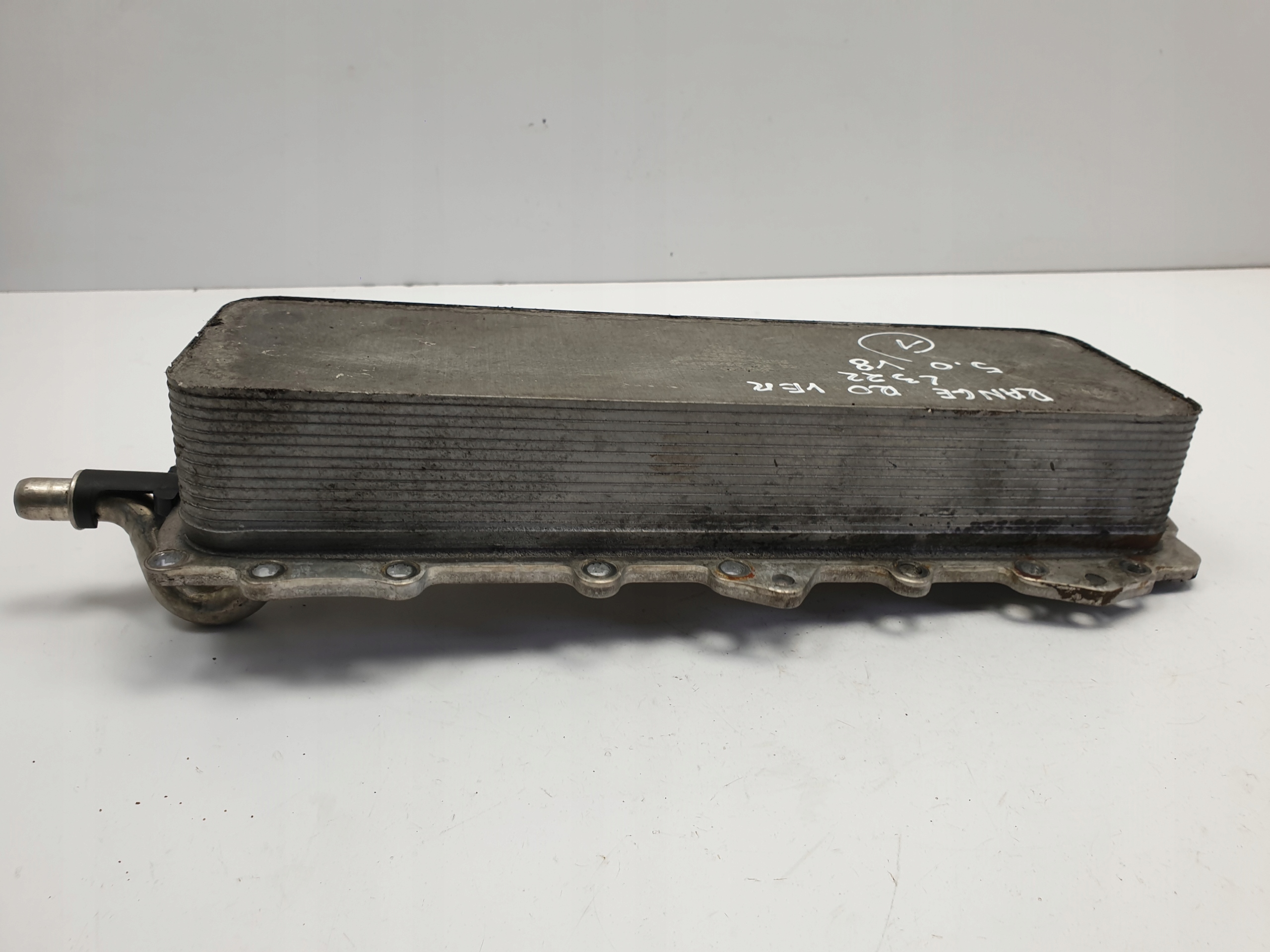 Range Rover III L322 5.0 V8 CHŁODNICA OLEJU Typ samochodu Samochody osobowe