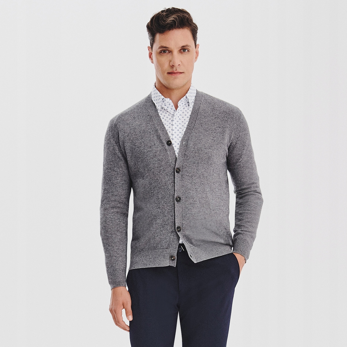 Pánský šedý kardigan Pako Lorente s výstřihem do V, vel M