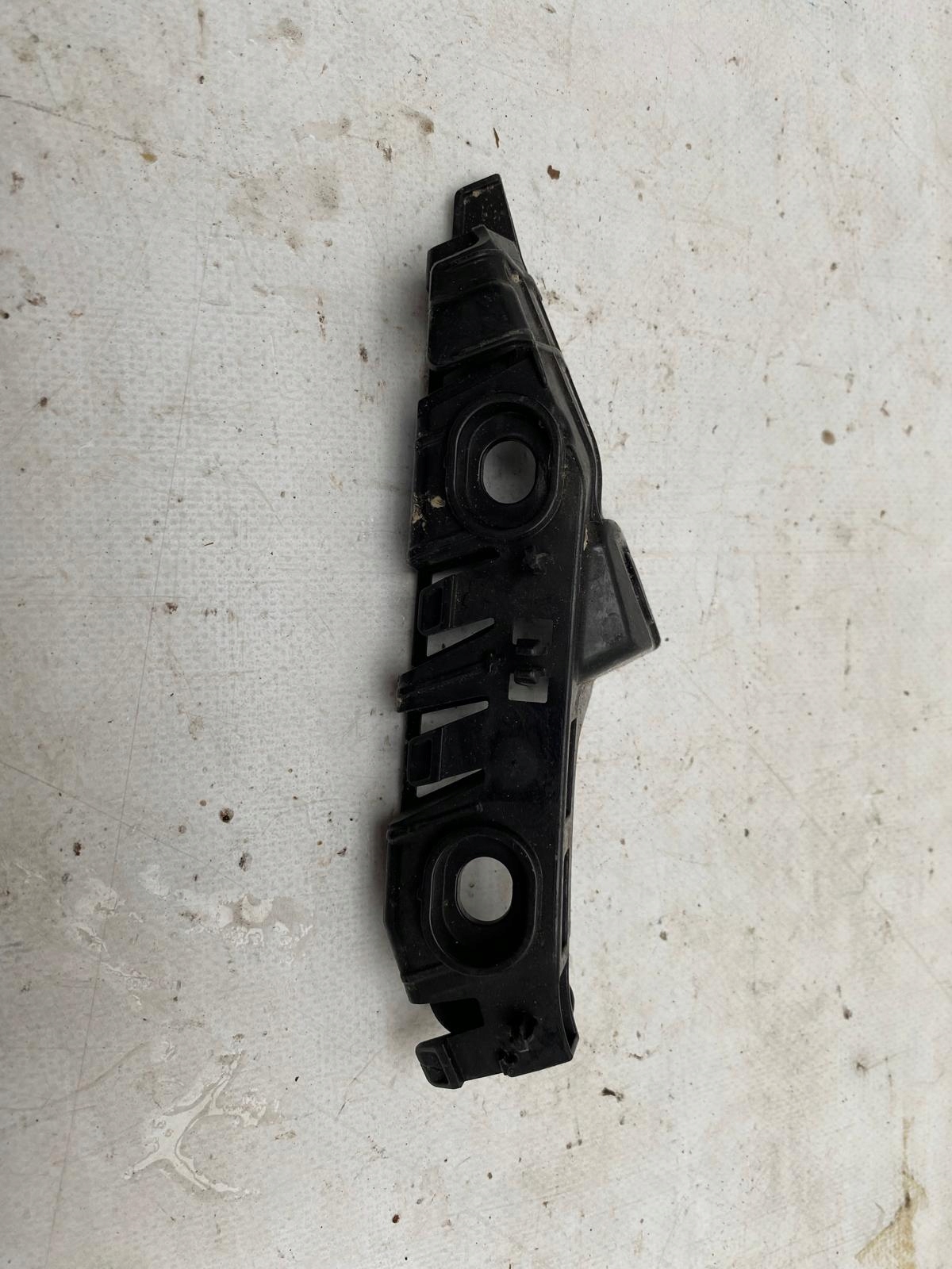 VW PASSAT B8 14- holder bumper bracket front left