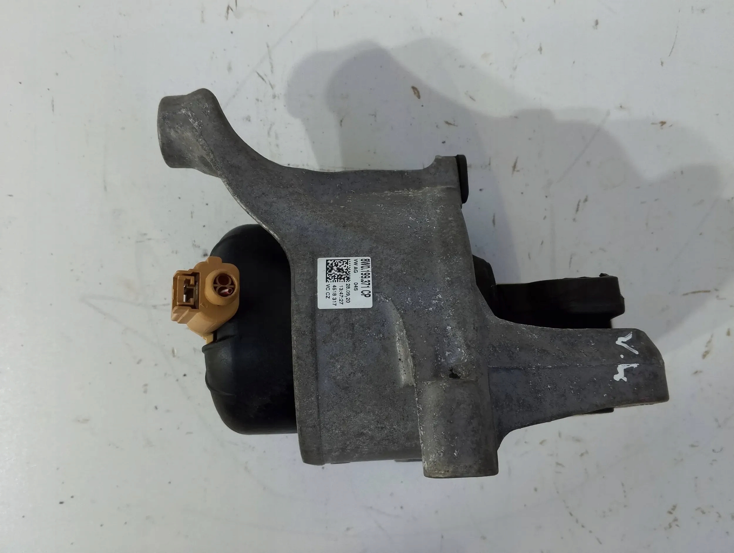 Audi A4 A5 B9 engine mount left 8W0199371CP (N19)