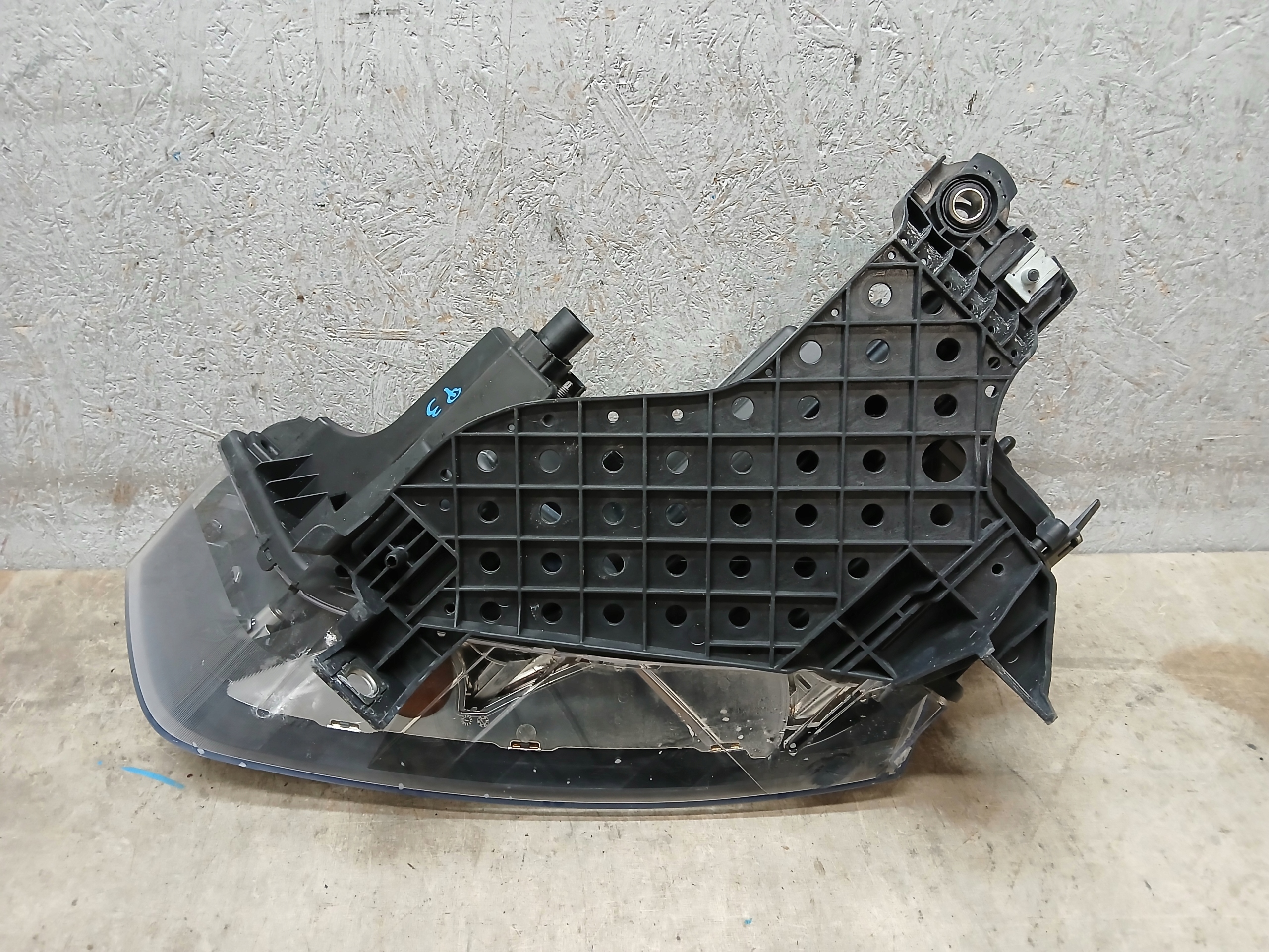 light front right AUDI Q3 8U 11- 8U0941004M