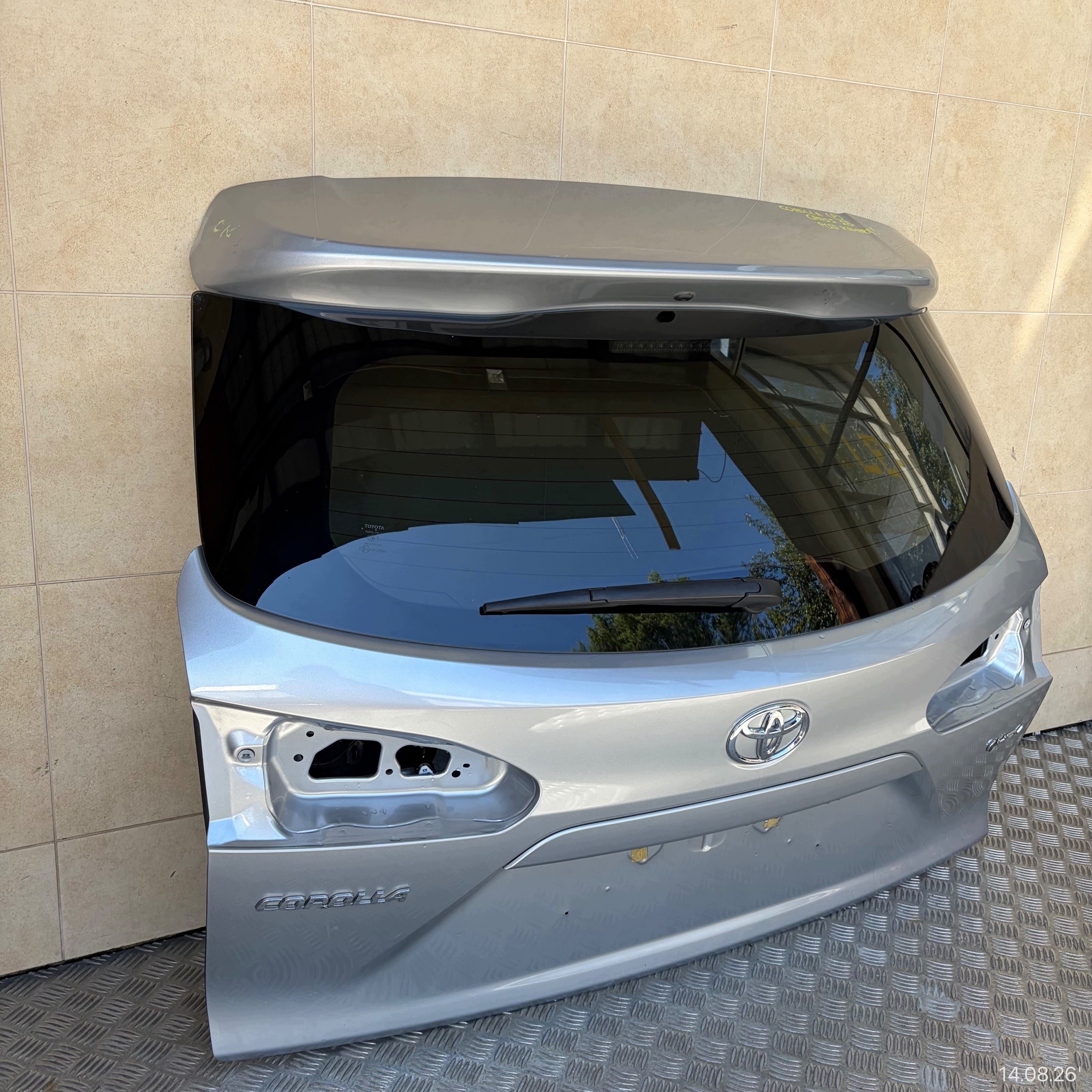 boot doors complete TOYOTA COROLLA CROSS 2025 ROK below KAMERE