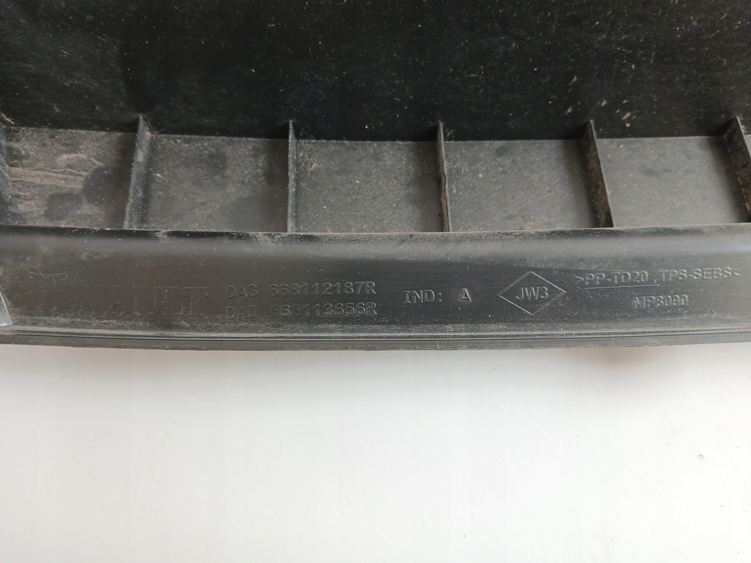 RENAULT MASTER III IV torpedo plastic upper 668112187R