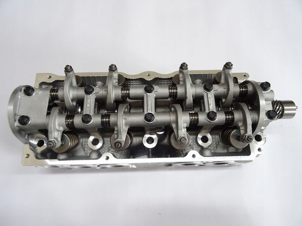 12234 - Головка MAZDA озброєна двигун 2.0-2.2 Hyster