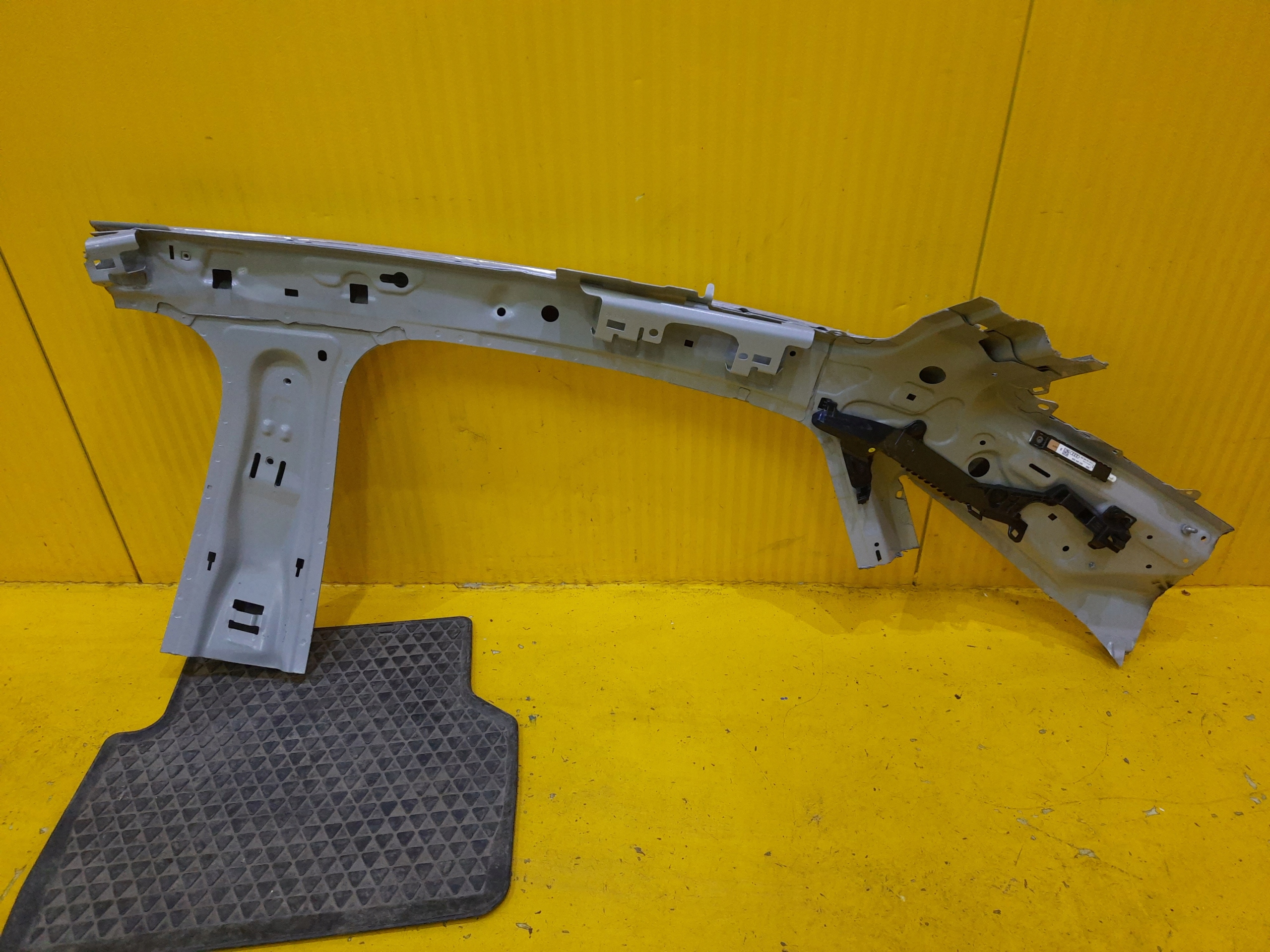 AUDI A3 8V SEDAN SLUPEK DACHOWY TYL PRAWY LX7Q Car type Passenger cars