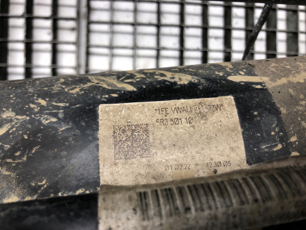 BELKA TYŁ VW CADDY V Minivan TYLNA, ZAWIESZENIA Wersja Europejska